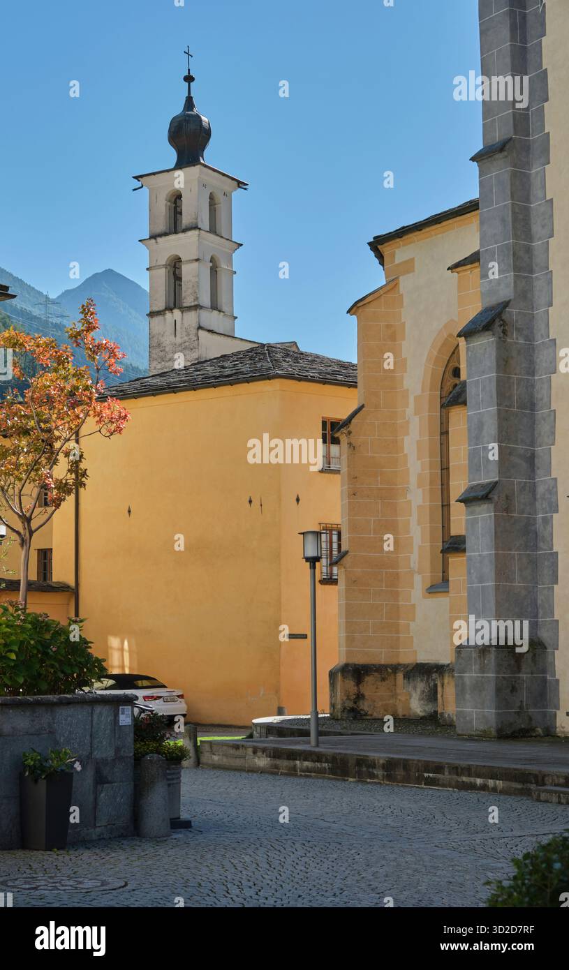 Kirchplatz Poschiavo Stockfoto