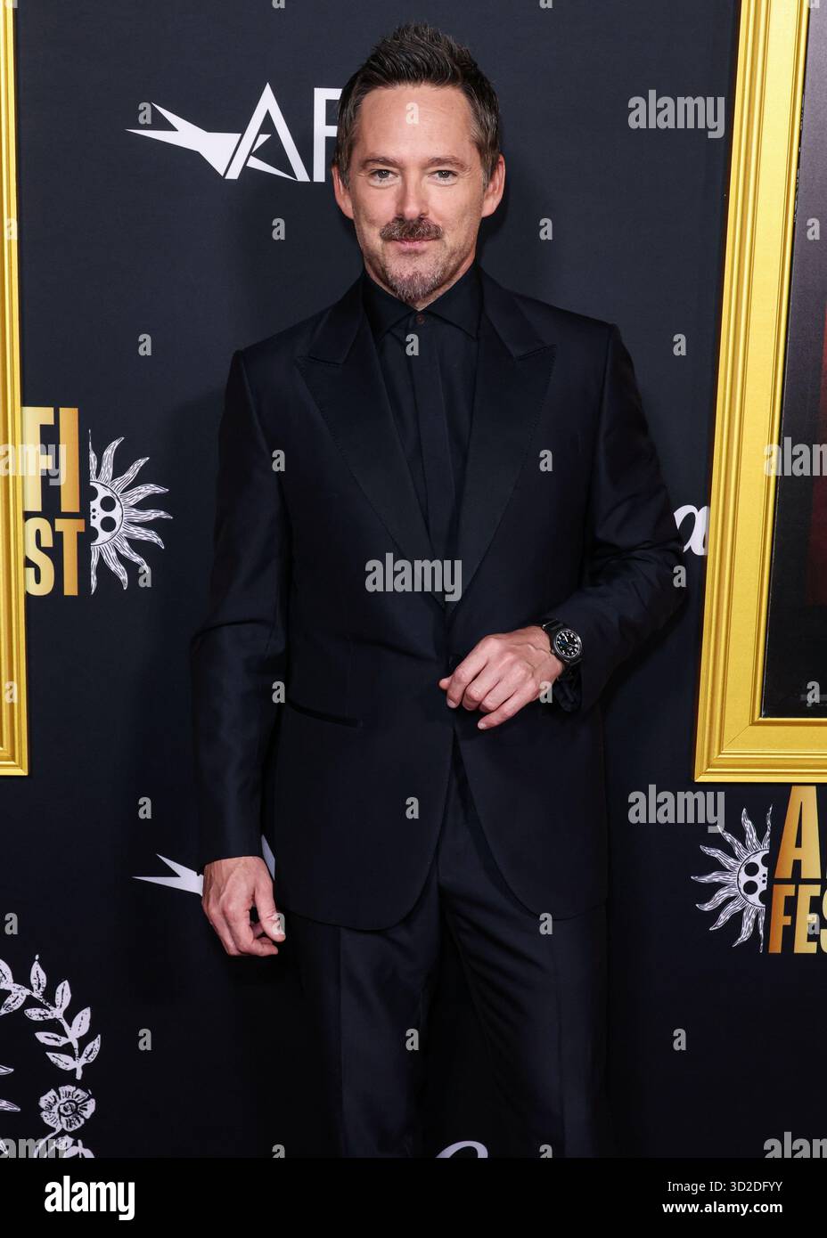 HOLLYWOOD, LOS ANGELES, KALIFORNIEN, USA - 22. OKTOBER: Der amerikanische Filmemacher und ehemalige Schauspieler Scott Cooper kommt beim AFI (American Film Institute) fest 2025, das von Canva präsentiert wird - Eröffnungsabend Gala Premiere von Springsteen: Deliver Me from Nowhere der 20th Century Studios, das am 22. Oktober 2025 im TCL Chinese Theatre IMAX in Hollywood, Los Angeles, Kalifornien, USA stattfand. (Foto: Xavier Collin/Image Press Agency) Stockfoto