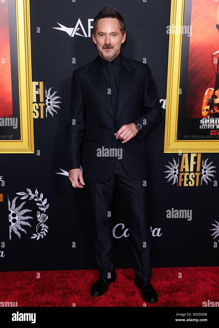 HOLLYWOOD, LOS ANGELES, KALIFORNIEN, USA - 22. OKTOBER: Der amerikanische Filmemacher und ehemalige Schauspieler Scott Cooper kommt beim AFI (American Film Institute) fest 2025, das von Canva präsentiert wird - Eröffnungsabend Gala Premiere von Springsteen: Deliver Me from Nowhere der 20th Century Studios, das am 22. Oktober 2025 im TCL Chinese Theatre IMAX in Hollywood, Los Angeles, Kalifornien, USA stattfand. (Foto: Xavier Collin/Image Press Agency) Stockfoto