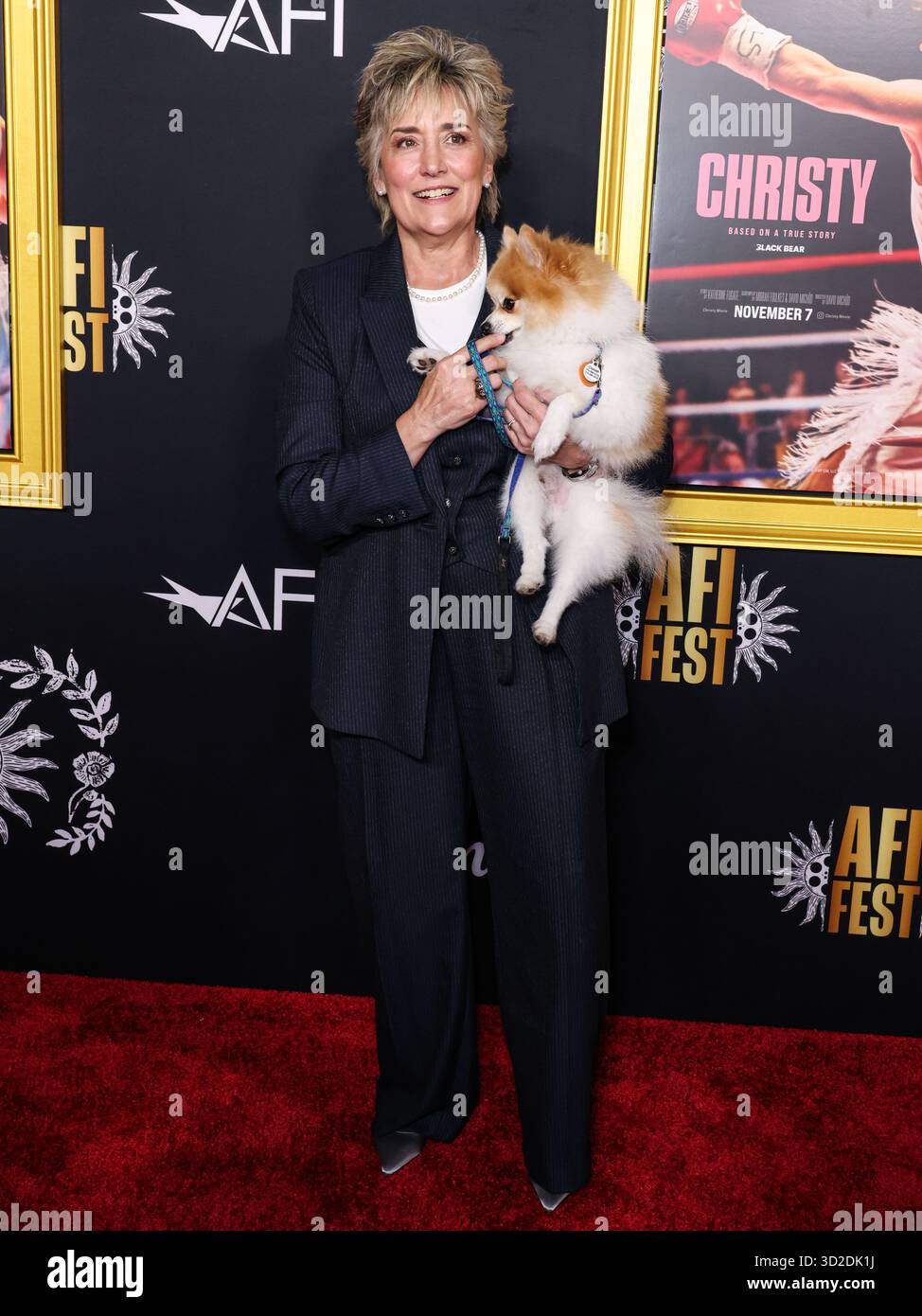 HOLLYWOOD, LOS ANGELES, KALIFORNIEN, USA - 25. OKTOBER: Die ehemalige US-amerikanische Boxerin, Boxanalytikerin und Motivationssprecherin Christy Martin kommt beim AFI (American Film Institute) fest 2025, das von Canva präsentiert wird – Premiere von Black Bears „Christy“, das am 25. Oktober 2025 im TCL Chinese Theatre IMAX in Hollywood, Los Angeles, Kalifornien, USA stattfand. (Foto: Xavier Collin/Image Press Agency) Stockfoto