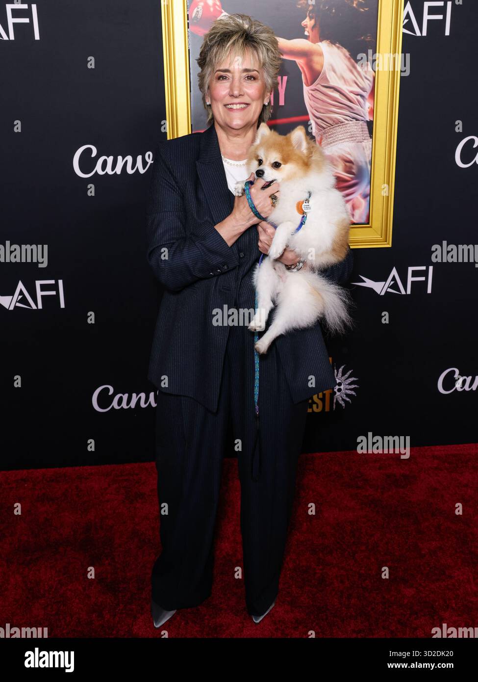 HOLLYWOOD, LOS ANGELES, KALIFORNIEN, USA - 25. OKTOBER: Die ehemalige US-amerikanische Boxerin, Boxanalytikerin und Motivationssprecherin Christy Martin kommt beim AFI (American Film Institute) fest 2025, das von Canva präsentiert wird – Premiere von Black Bears „Christy“, das am 25. Oktober 2025 im TCL Chinese Theatre IMAX in Hollywood, Los Angeles, Kalifornien, USA stattfand. (Foto: Xavier Collin/Image Press Agency) Stockfoto