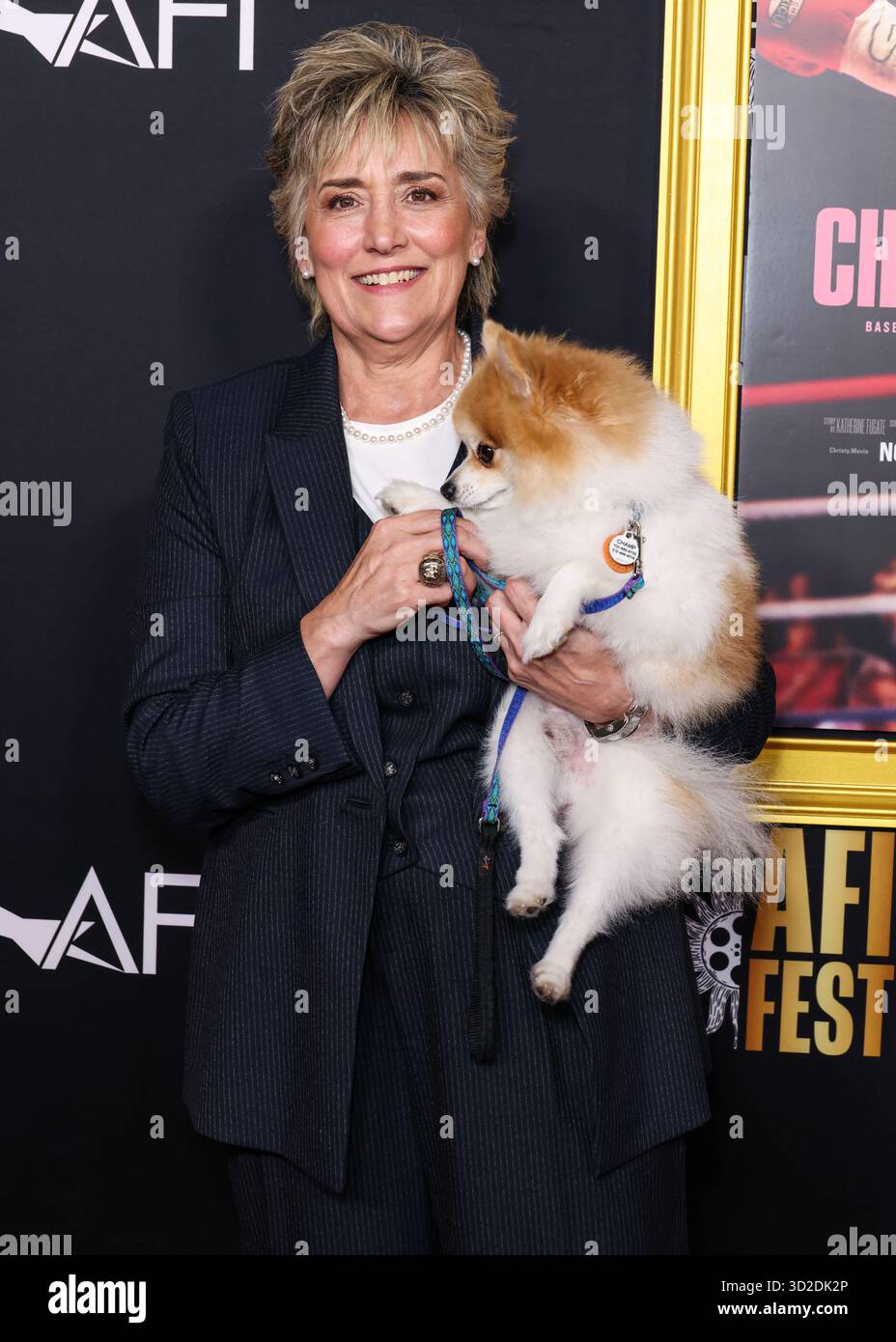 HOLLYWOOD, LOS ANGELES, KALIFORNIEN, USA - 25. OKTOBER: Die ehemalige US-amerikanische Boxerin, Boxanalytikerin und Motivationssprecherin Christy Martin kommt beim AFI (American Film Institute) fest 2025, das von Canva präsentiert wird – Premiere von Black Bears „Christy“, das am 25. Oktober 2025 im TCL Chinese Theatre IMAX in Hollywood, Los Angeles, Kalifornien, USA stattfand. (Foto: Xavier Collin/Image Press Agency) Stockfoto