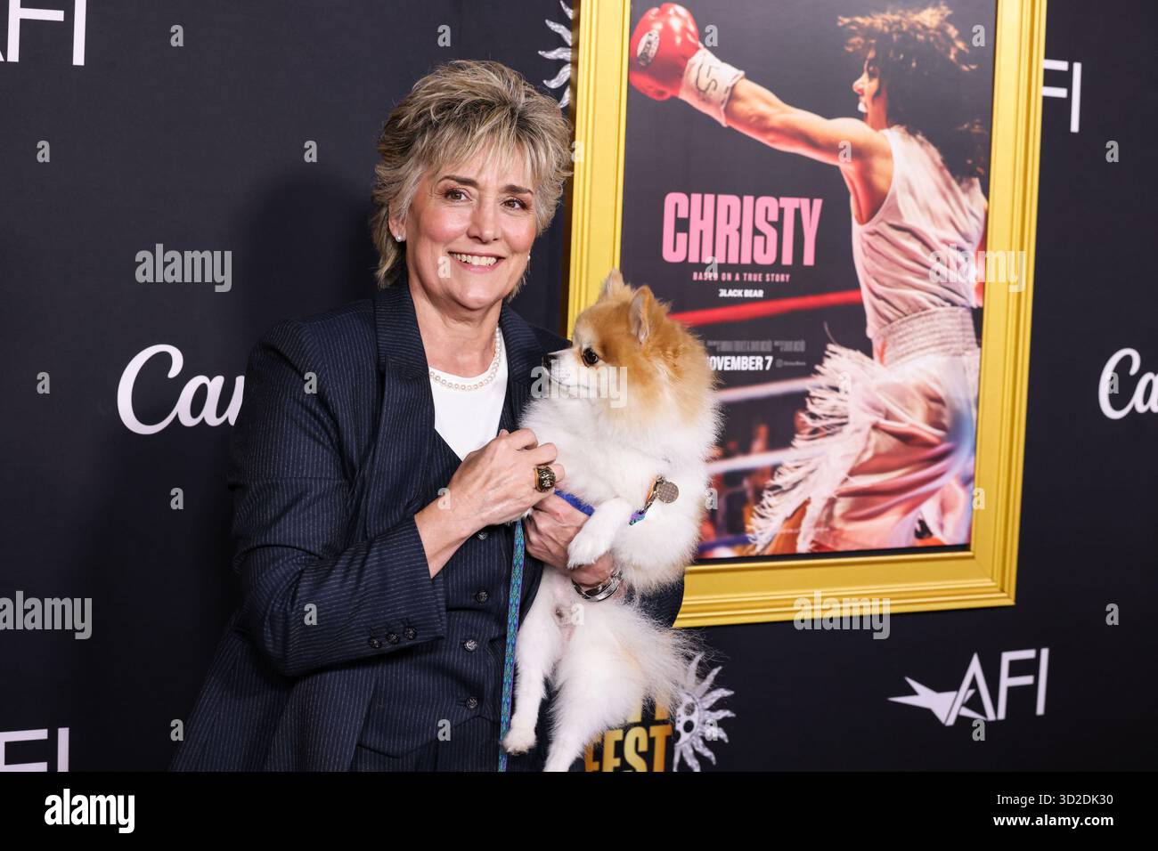 HOLLYWOOD, LOS ANGELES, KALIFORNIEN, USA - 25. OKTOBER: Die ehemalige US-amerikanische Boxerin, Boxanalytikerin und Motivationssprecherin Christy Martin kommt beim AFI (American Film Institute) fest 2025, das von Canva präsentiert wird – Premiere von Black Bears „Christy“, das am 25. Oktober 2025 im TCL Chinese Theatre IMAX in Hollywood, Los Angeles, Kalifornien, USA stattfand. (Foto: Xavier Collin/Image Press Agency) Stockfoto