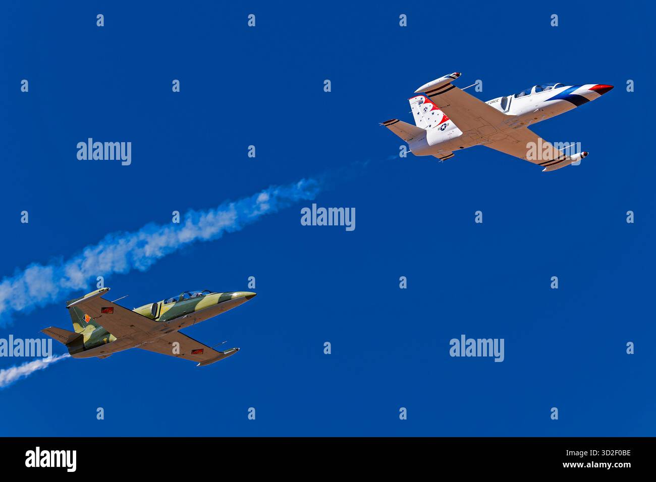 Sky Fiesta 2025 10-25-2025 Las Cruces NM USA Lone Star Jet Team L-39 Albatros, die an der Sport Sky Fiesta 2025 Airshow im Las Cruces Intl teilnehmen. Stockfoto