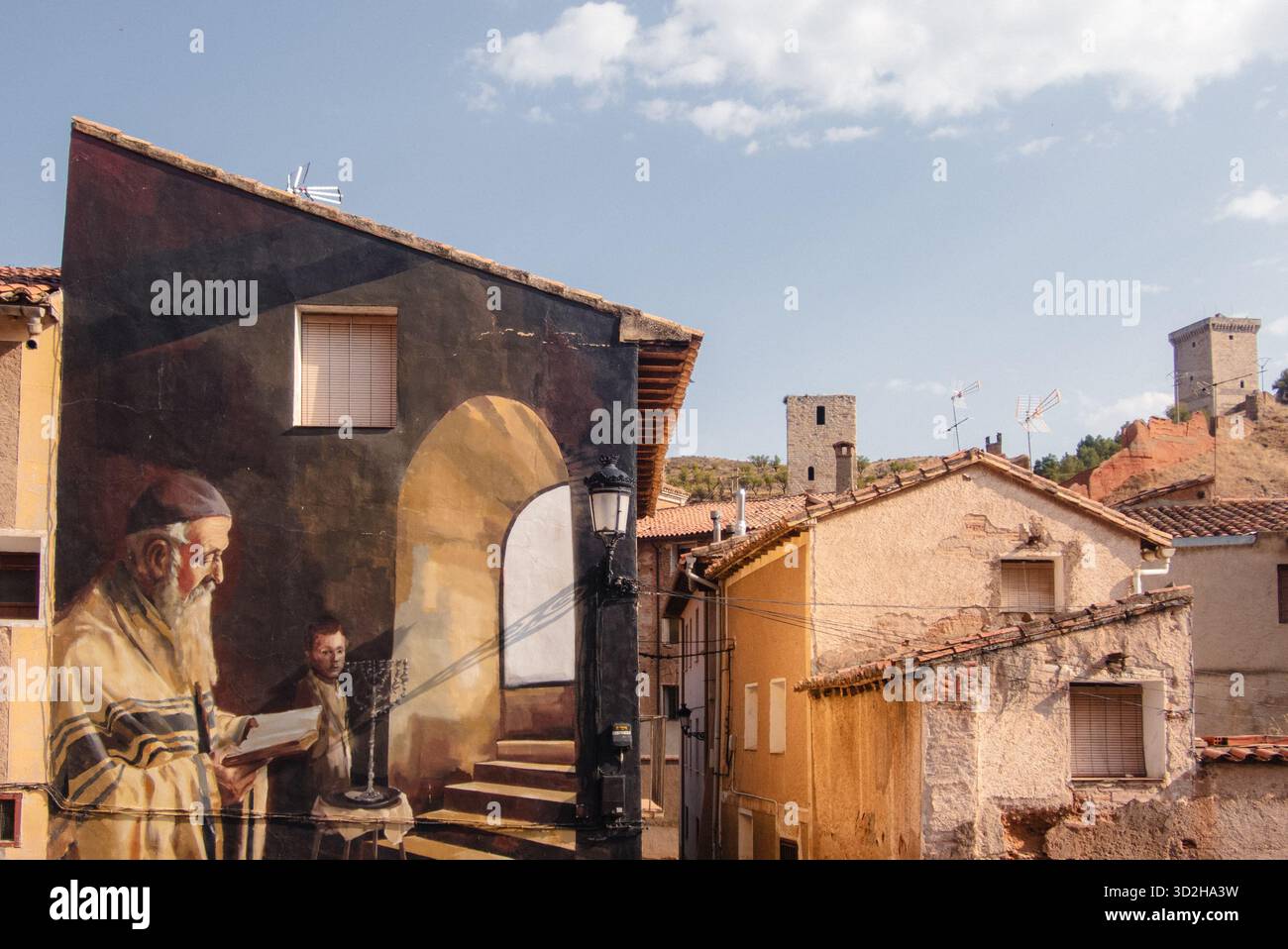 Ein Wandgemälde im ehemaligen jüdischen Viertel Daroca zeigt die vergessene Geschichte der Juden in Stadt und Region vor der Vertreibung von Juden und Muslimen durch die spanischen katholischen Herrscher im Jahr 1492. Stockfoto