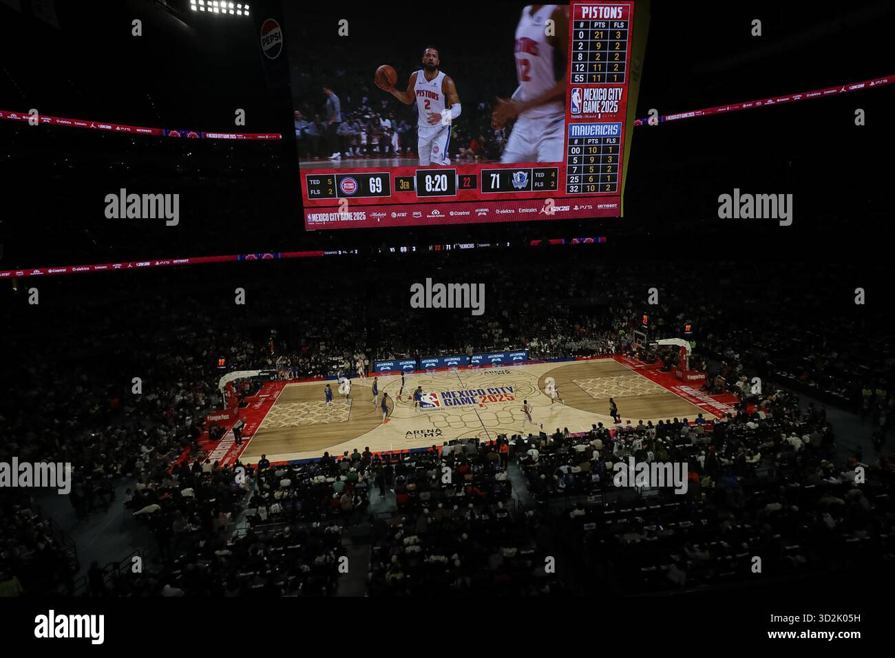 Mexiko-Stadt, Mexiko. November 2025. Allgemeine Ansicht des Spiels zwischen Dallas Mavericks und Detroit Pistons in der Mexico City Arena. Detroit Pistons schlägt Dallas Mavericks 122–110. Am 1. November 2025 in Mexiko-Stadt. (Foto: Ian Robles/ Credit: Eyepix Group/Alamy Live News Stockfoto