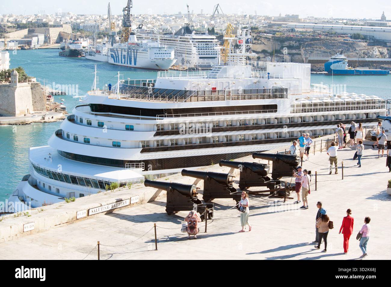 Kreuzfahrtschiffe legen in Valletta, Malta an Stockfoto