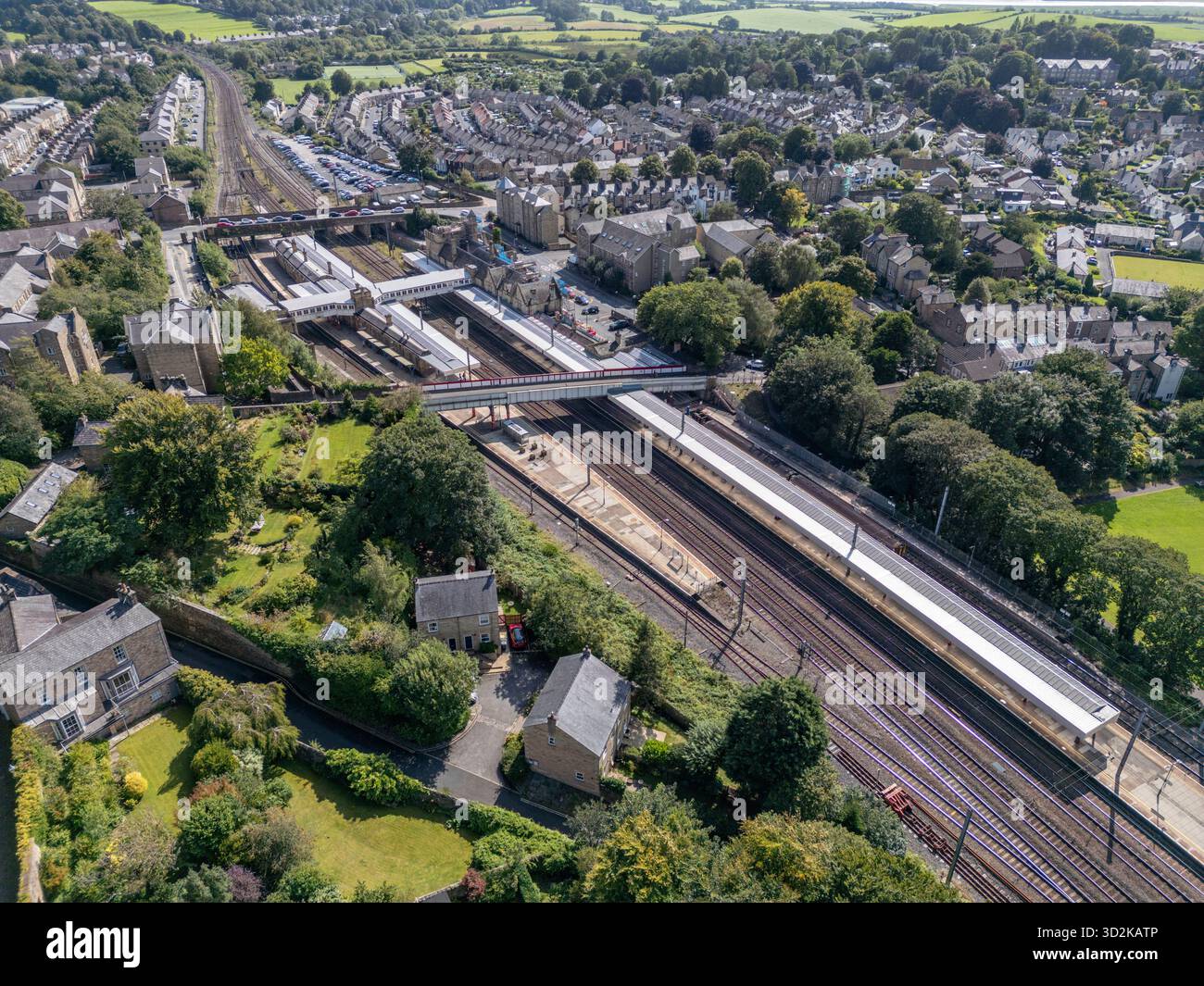 Luftaufnahme des Bahnhofs Lancaster, Lancaster, Lancashire, Großbritannien. Stockfoto
