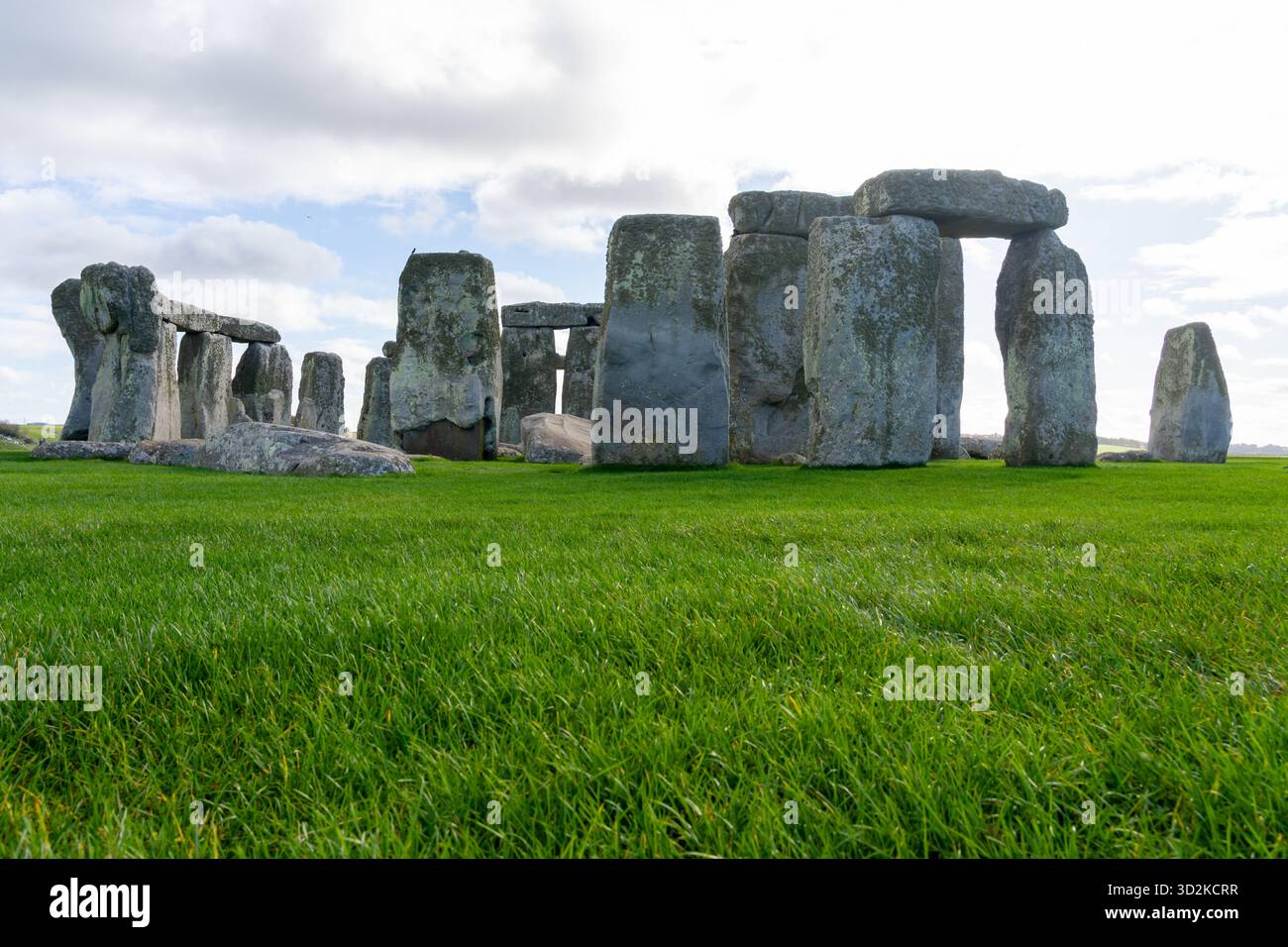 Blick auf Stonehenge, das prähistorische Weltkulturerbe der Megalithen auf der Salisbury Plain, Großbritannien. Stockfoto
