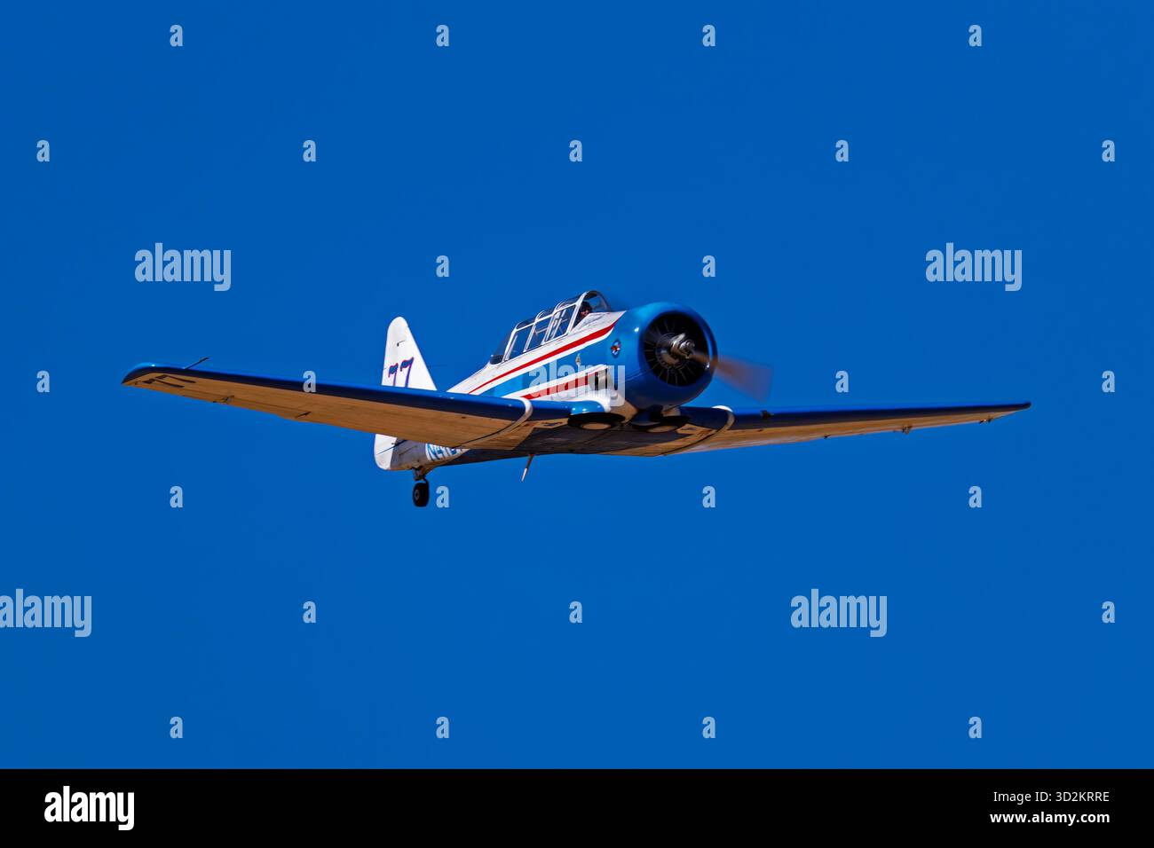 Sky Fiesta 2025 10-25-2025 Las Cruces NM USA Piloten, die am Demonstrationsrennen der AT-6-Klasse bei der Sky Fiesta 2025 Airshow und Air Races in La teilnehmen Stockfoto