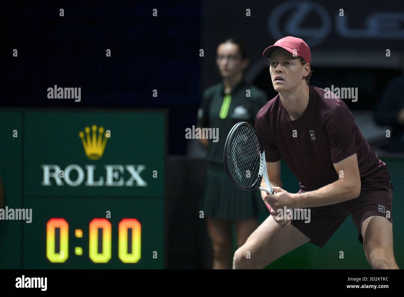 Jannik Sinner in seinem Spiel gegen Alexander Zverev, 01.11.2025, Tennis, Rolex Paris Masters 2025, FRA, Paris, La Defense Arena. Stockfoto