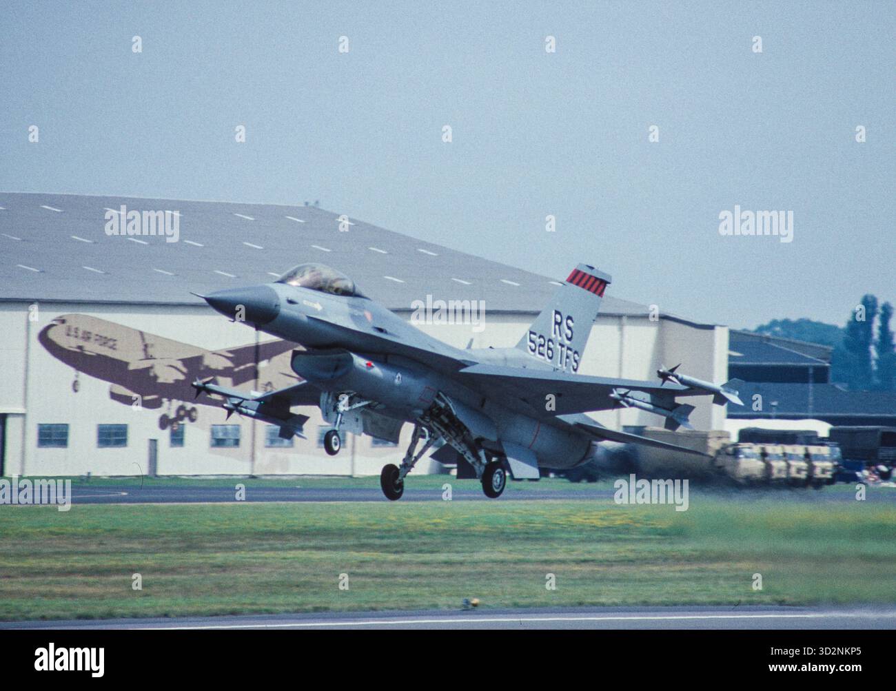 Vintage F16 Multirole Kampfflugzeug Falken Jet Jagdflugzeug auf der RIAR im Jahr 1991 Stockfoto