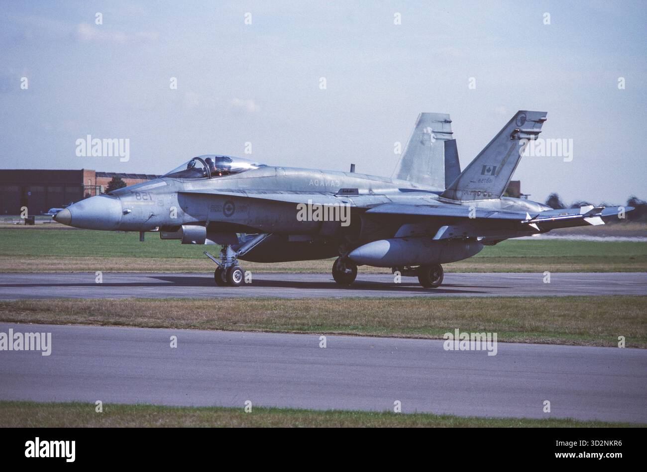 Vintage McDonnell Douglas CF-18 Hornet oder CF-188 Hornet zweimotorige Mehrzweck-Schnelljets der Royal Canadian Airforce. Militärischer Kampfjet. Stockfoto