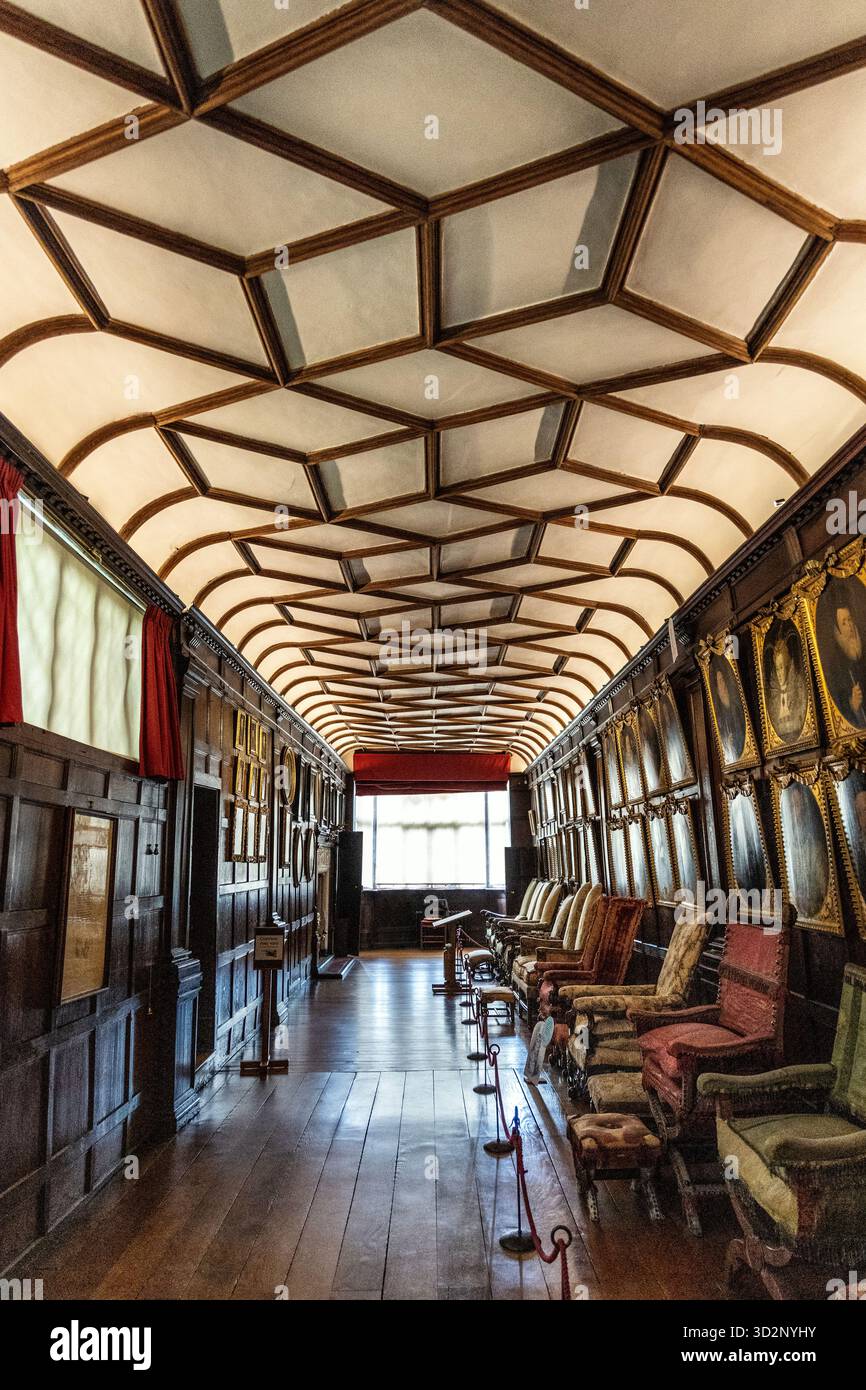 Innenraum der Brown Gallery im Knole House, Sevenoaks, Kent, England Stockfoto
