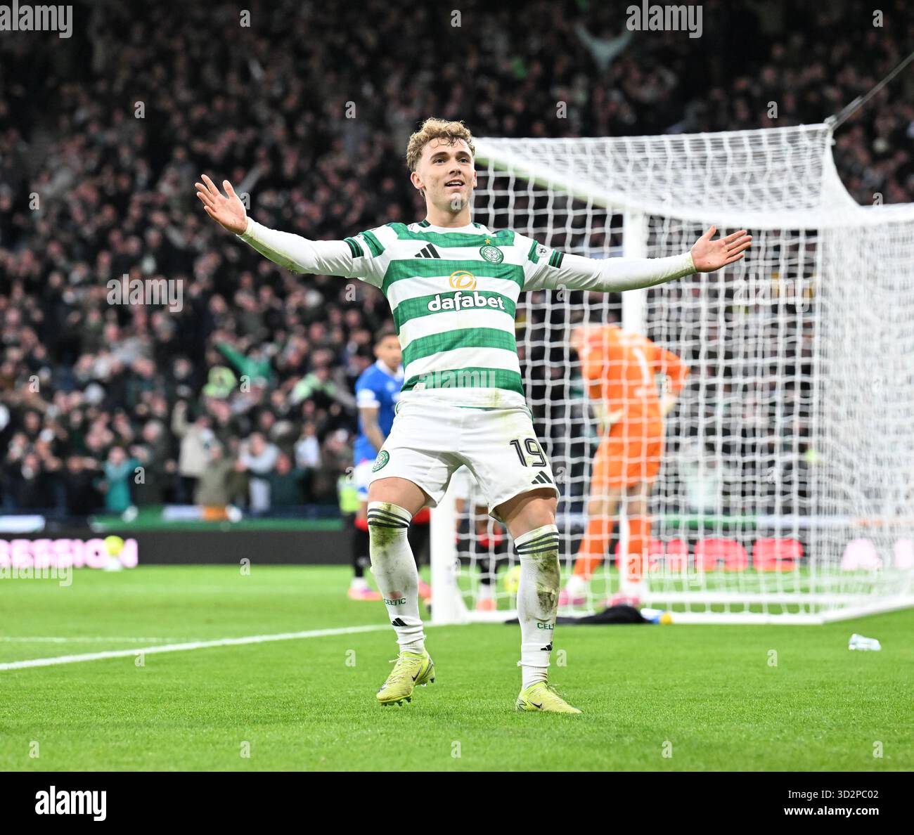 Glasgow.Schottland. UK .Hampden Park .2. November 25. Halbfinale Des Premier Sports Cup. Celtic vs Rangers. Callum Osmand von Celtic feiert sein Tor gegen die Rangers Stockfoto