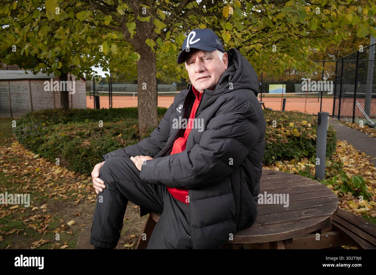Alan Devonshire ehemaliger Fußballspieler, der 1980 für West Ham United spielte und den FA Cup gewann, derzeit Maidenhead-Manager in der Conference League. Stockfoto