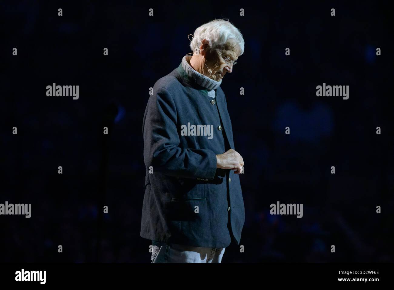 Gerhard Polt als Gast bei dicht & ergreifend - 10 Jahre - live in der Olympiahalle, München am 25.10.2025 *** Gerhard Polt als Gast bei dicht ergreifend 10 Jahre live in der Olympiahalle, München am 25 10 2025 Stockfoto