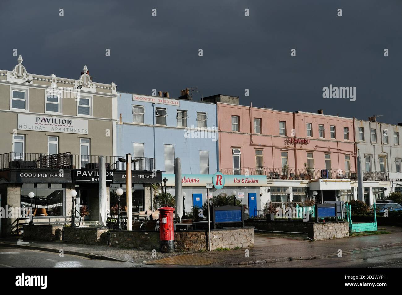 Heruntergekommene Geschäfte, Gebäude, in Weston Super Mare Stockfoto