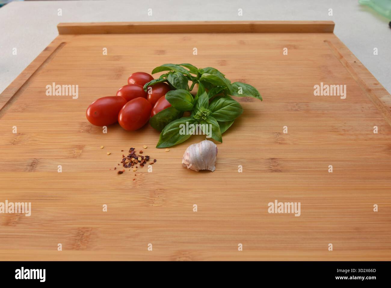 Die wichtigsten Zutaten für das Kochen eines köstlichen Pastagerichts Stockfoto