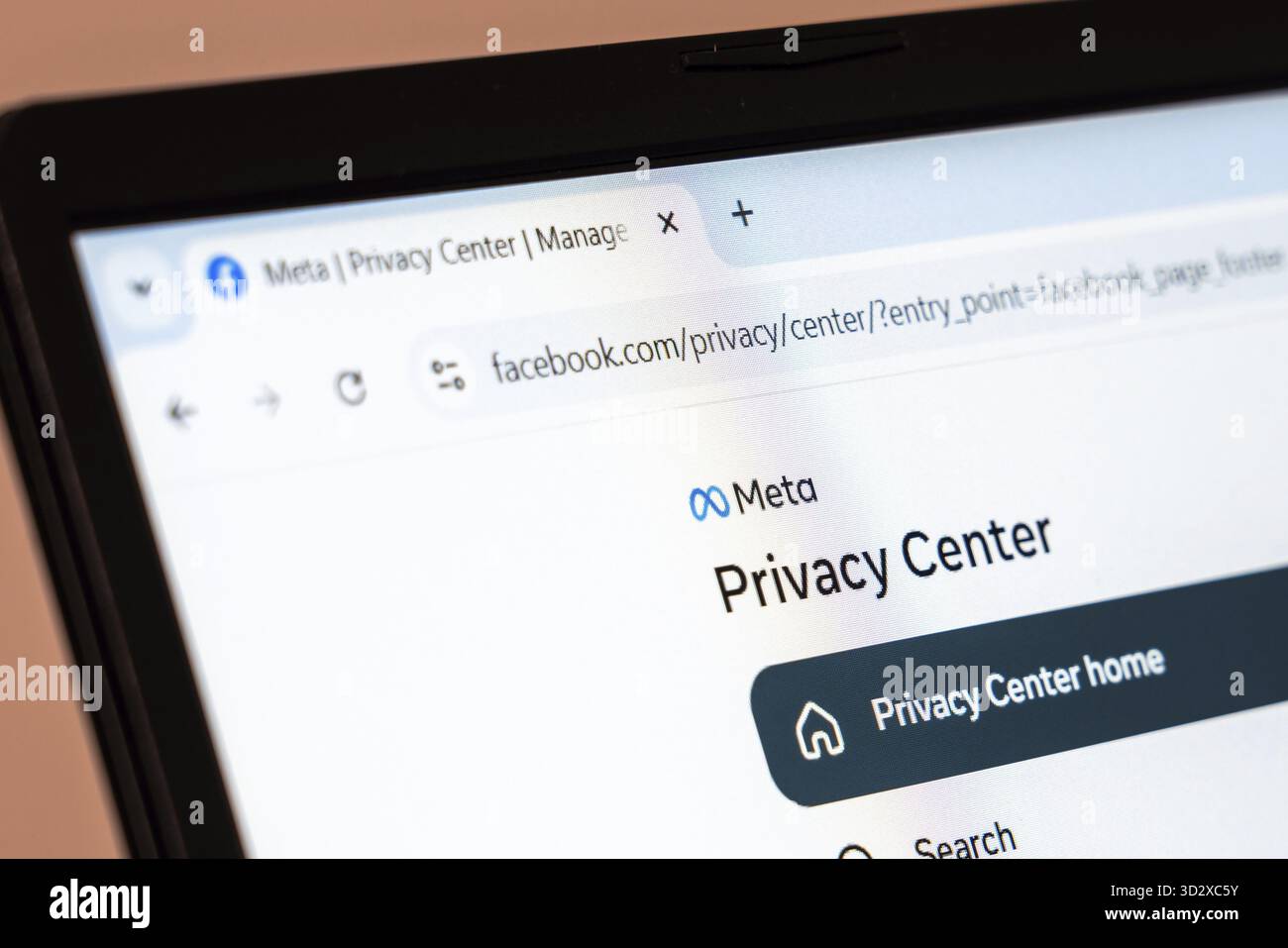 New York, USA – 10. Januar 2025: Website des Meta Privacy Centers mit Tools und Ressourcen zur Datenschutzverwaltung Stockfoto