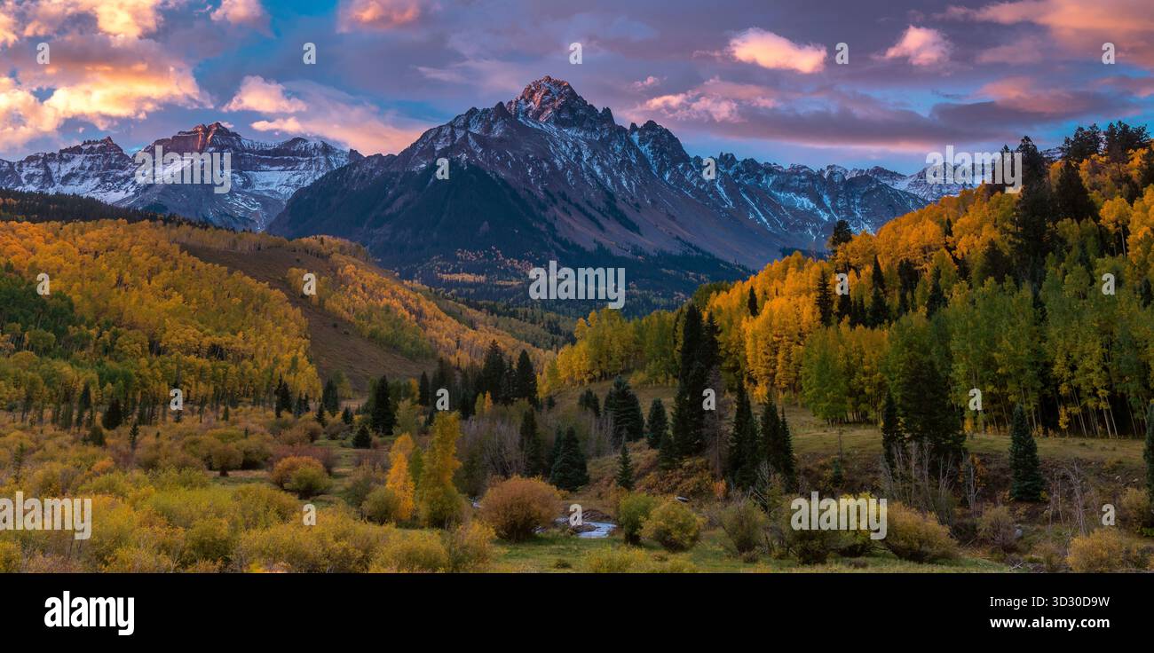 Sonnenaufgang, Aspen, Willow Swamp, Mount Sneffels, Dallas Divide, Uncompahgre National Forest, Colorado Stockfoto
