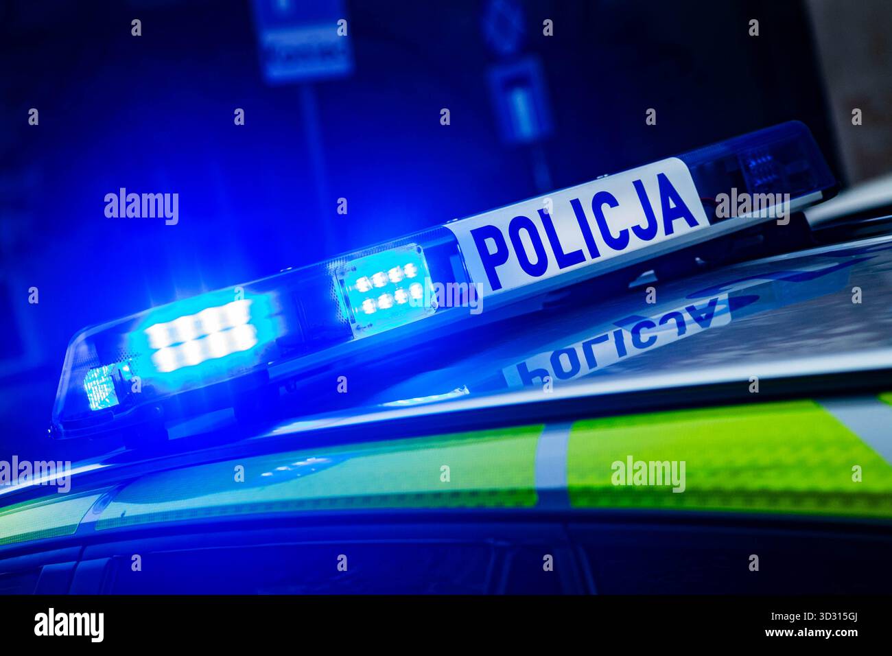 Warschau, Mazovia, Polen. Oktober 2025. Die blauen Lichter eines polnischen Polizeiautos sind auf den Straßen zu sehen. Eine Sammlung von Fotos der polnischen Polizei bei verschiedenen Protesten und Kundgebungen. (Credit Image: © Neil Milton/SOPA Images via ZUMA Press Wire) NUR REDAKTIONELLE VERWENDUNG! Nicht für kommerzielle ZWECKE! Stockfoto