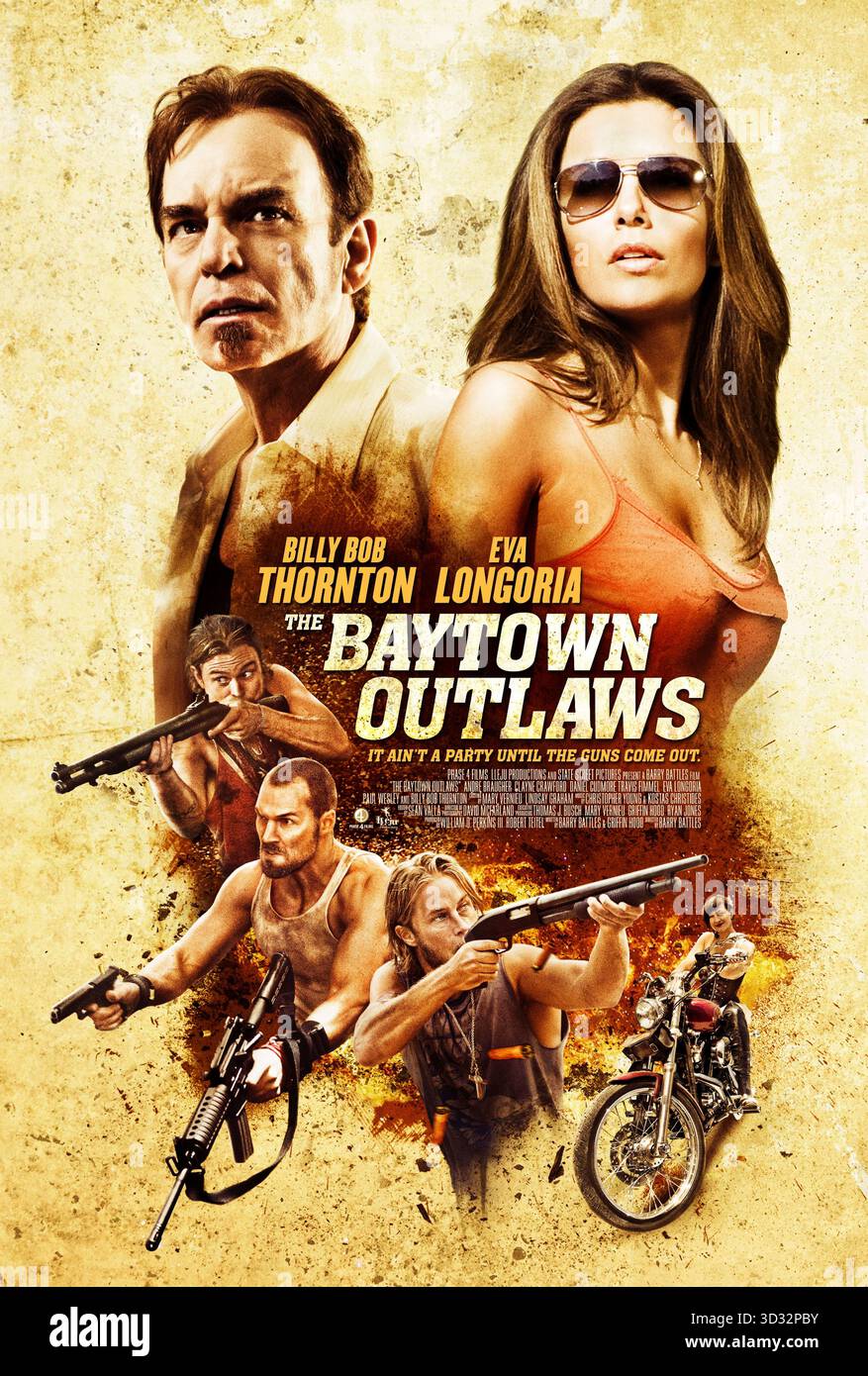 The Baytown Outlaws (2012) unter der Regie von Barry Battles mit Clayne Crawford, Daniel Cudmore und Travis Fimmel. Drei Outlaw-Brüder werden angeheuert, um eine junge Frau vor ihrem gewalttätigen kriminellen Stiefvater zu retten, der auf dem Weg ins Chaos geraten ist. Foto eines Original-Posters mit einem Blatt (US) NUR FÜR REDAKTIONELLE ZWECKE. Quelle: BFA / Phase 4 Filme Stockfoto