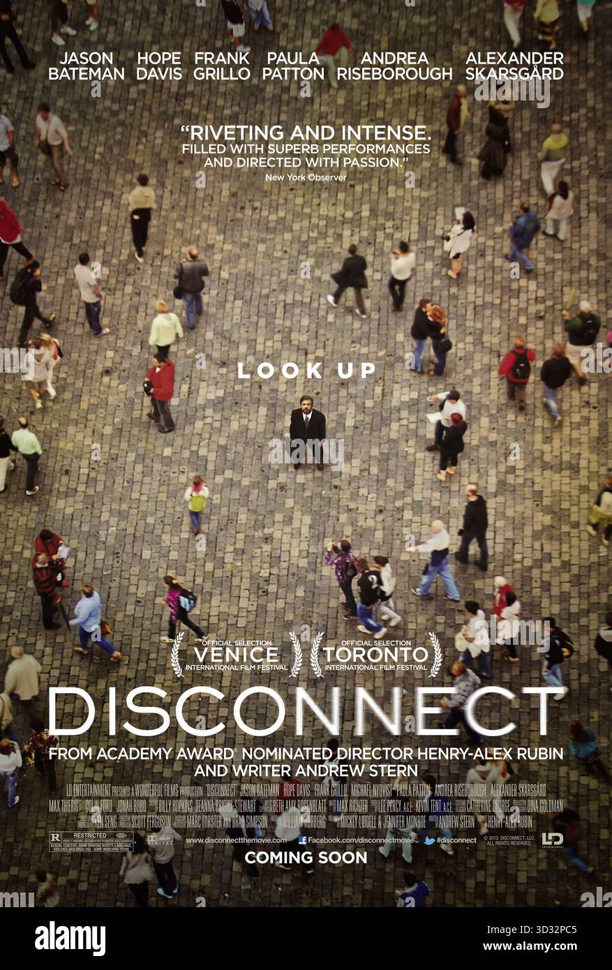Disconnect (2013) von Henry Alex Rubin mit Jason Bateman, Hope Davis und Frank Grillo. Viele Geschichten entwirren sich, während Technologie und soziale Medien Geheimnisse aufdecken und Folgen für vernetzte Fremde schüren. US-Poster NUR FÜR REDAKTIONELLE ZWECKE. Kredit: BFA/LD Entertainment Stockfoto
