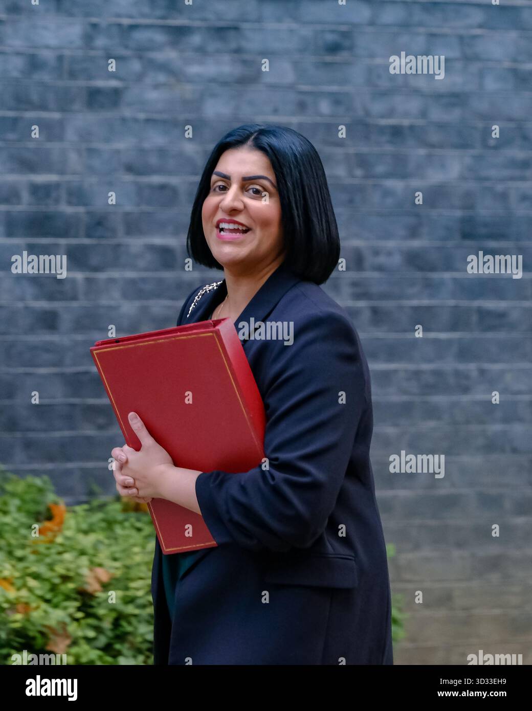London, Großbritannien. November 2025. Shabana Mahmood, Parlamentsabgeordnete, Außenministerin des Innenministeriums, kommt heute Morgen zur wöchentlichen Kabinettssitzung in der Downing Street. Quelle: Eleventh Photography/Alamy Live News Stockfoto