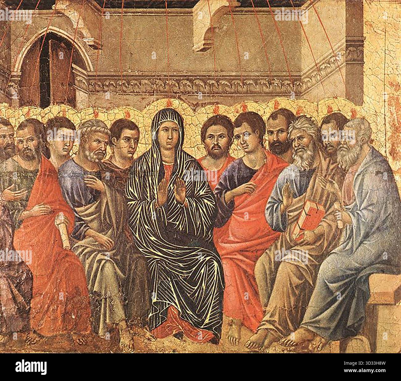 DUCCIO di Buoninsegna (* ca. 1255, Siena, d. 1319, Siena) Pfingsten 1308-11 Tempera auf Holz, 37,5 x 42,5 cm Museo dell'Opera del Duomo, Siena im Pfingstalter geht Duccio auf traditionelle ikonographische Schemata zurück und enthält die Jungfrau, von der in der Apostelgeschichte, der Quelle der Episode, nicht erwähnt wird. Marias gesamte Figur, beleuchtet durch die Highlights ihres Gewandes, wird zu einer Form mit stark geschwungenen Linien, die sich mit den lockeren Vorhängen der Jüngerbekleidung abhebt. Die Reihe der Halos spiegelt die Gruppe in einem glänzenden goldenen Rahmen wider, auf dem zwölf Zungen Flammen stehen Stockfoto