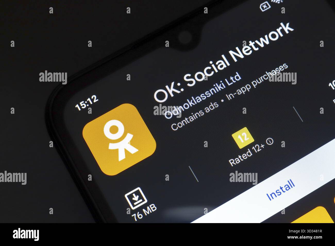 November 2024, Brasilien. In dieser Fotoabbildung wird das Logo der Odnoklassniki-App (OK: Social Network) auf einem Smartphone-Bildschirm angezeigt Stockfoto