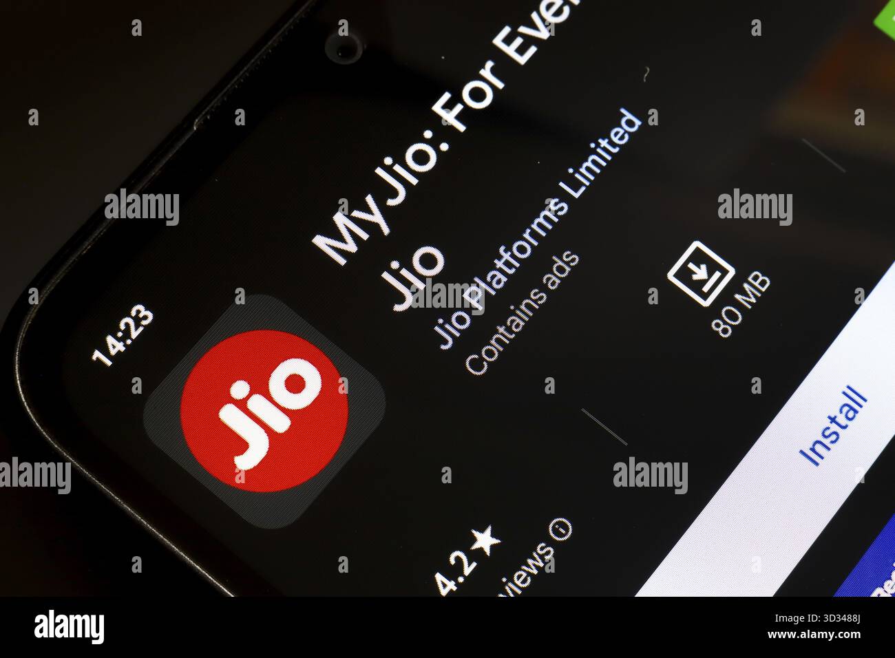 November 2024, Brasilien. In dieser Fotoabbildung wird das MyJio: For Everything Jio App Logo auf einem Smartphone-Bildschirm angezeigt Stockfoto