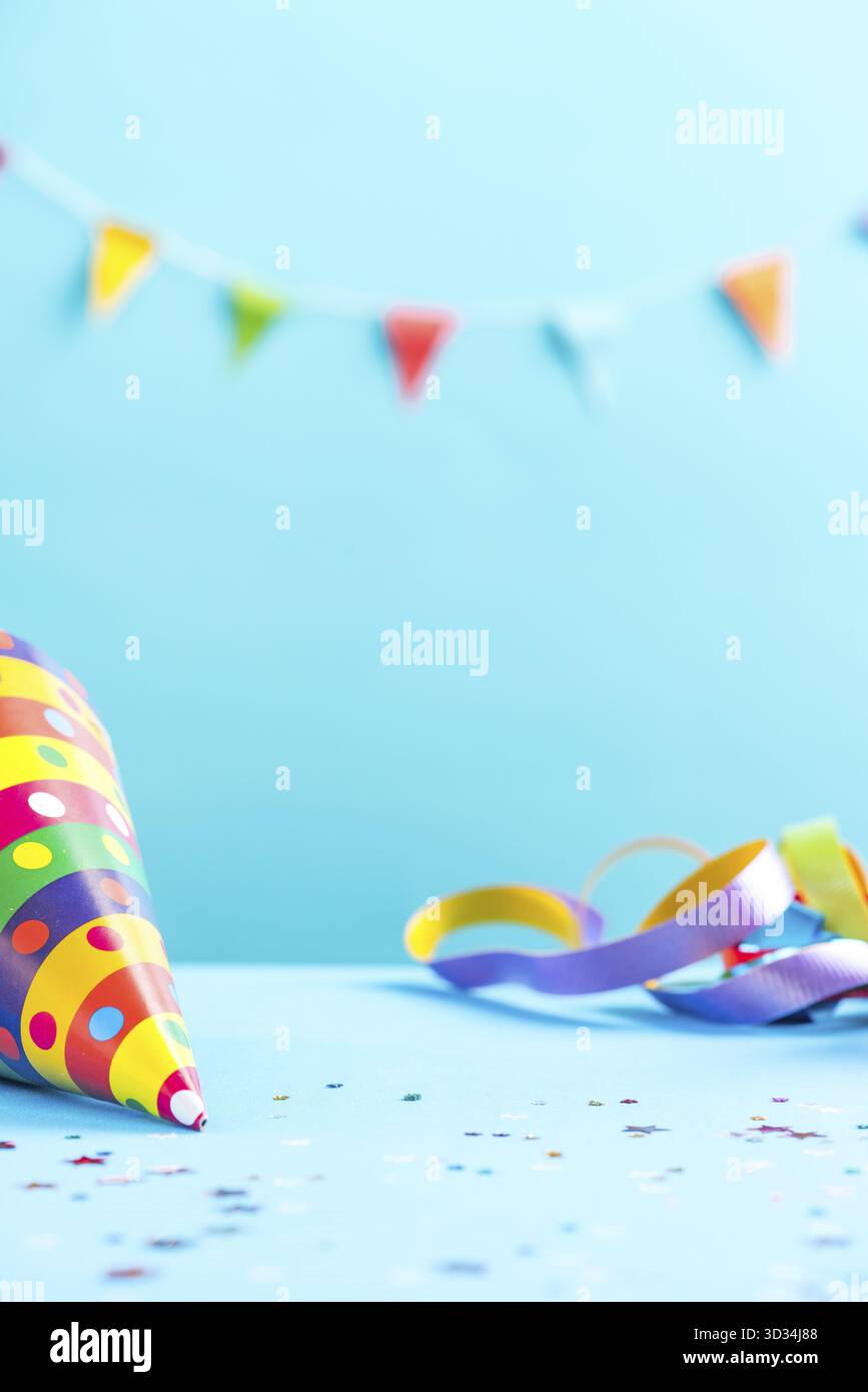 Buntes Festmockup, Geburtstagskartenschablone Stockfoto