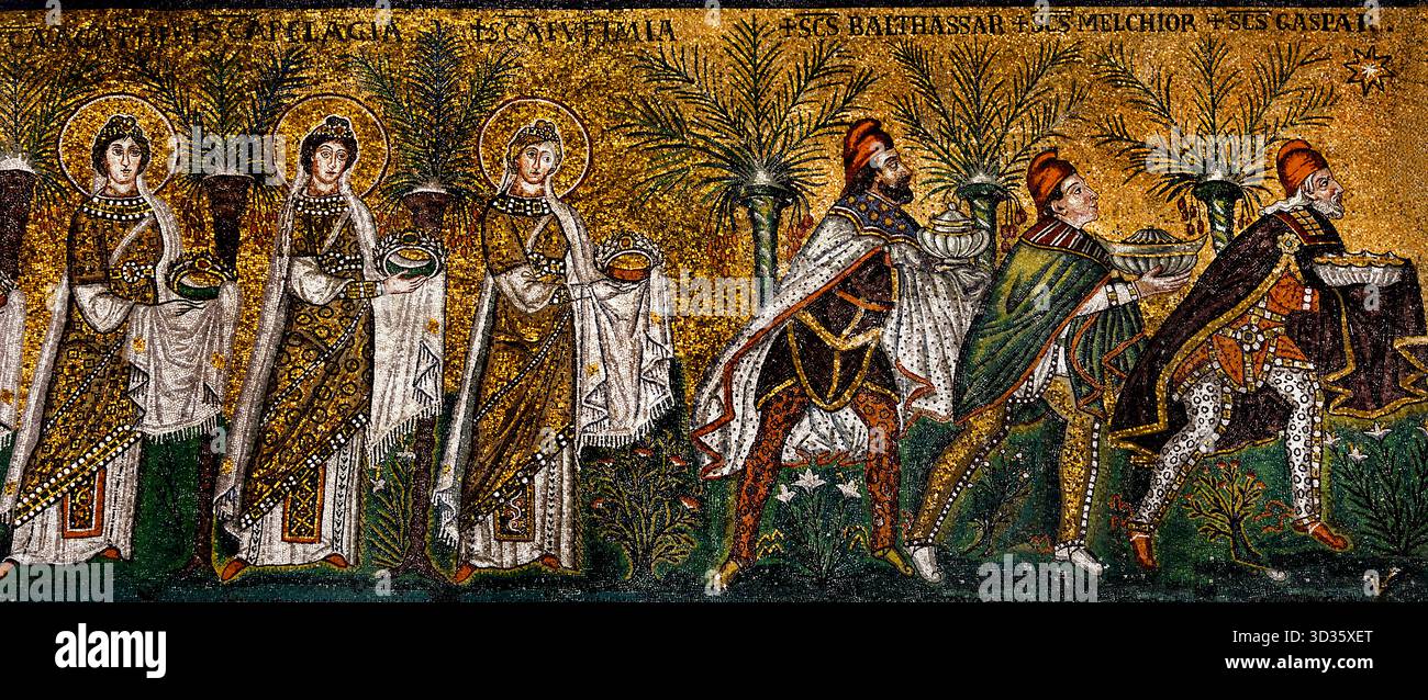 Basilica di Sant Apollinare Nuovo 6-7 Jh. byzantinisches Mosaik von Ravenna (späte römische und byzantinische Architektur,) Emilia-Romagna - Nördliche Italien. (UNESCO-Weltkulturerbe) mit der Darstellung der Heiligen Drei Könige oder Magi Stockfoto