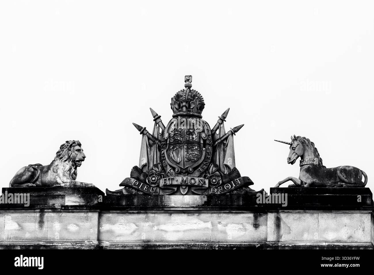 Vor dem Buckingham Palace, London, Großbritannien - 17. Oktober 2022 - Reisefotos, die die zeitlose Architektur und das Erbe dieses königlichen Wahrzeichens festhalten. Stockfoto