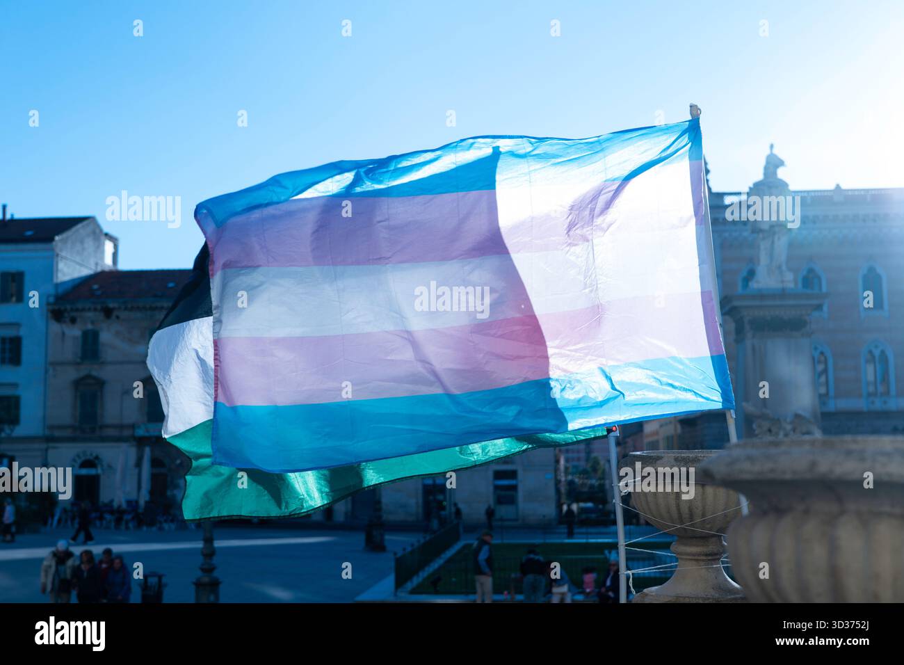 Transgender und palästinensische Flagge Stockfoto
