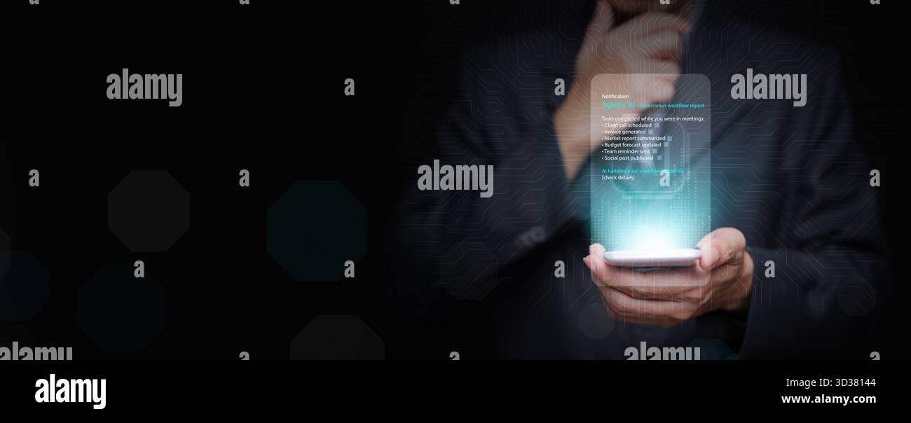 Agentic AI-Konzept. Benachrichtigung auf dem Smartphone, dass künstliche Intelligenz Entscheidungen trifft und Aufgaben automatisch erledigt. Intelligentes Autom Stockfoto