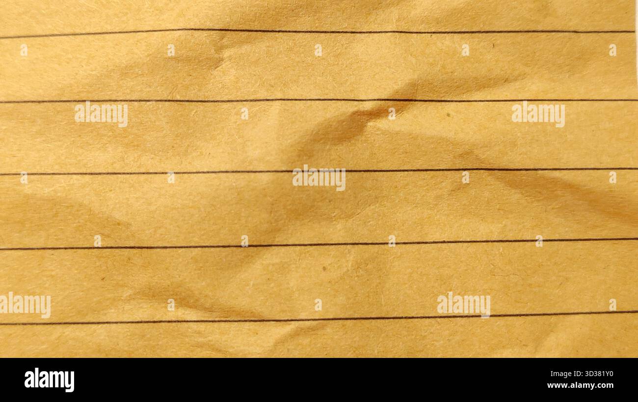 Zerknittert liniert altbraune Note Papier Makrostruktur Vintage Hintergrund mit Kopierraum Stockfoto