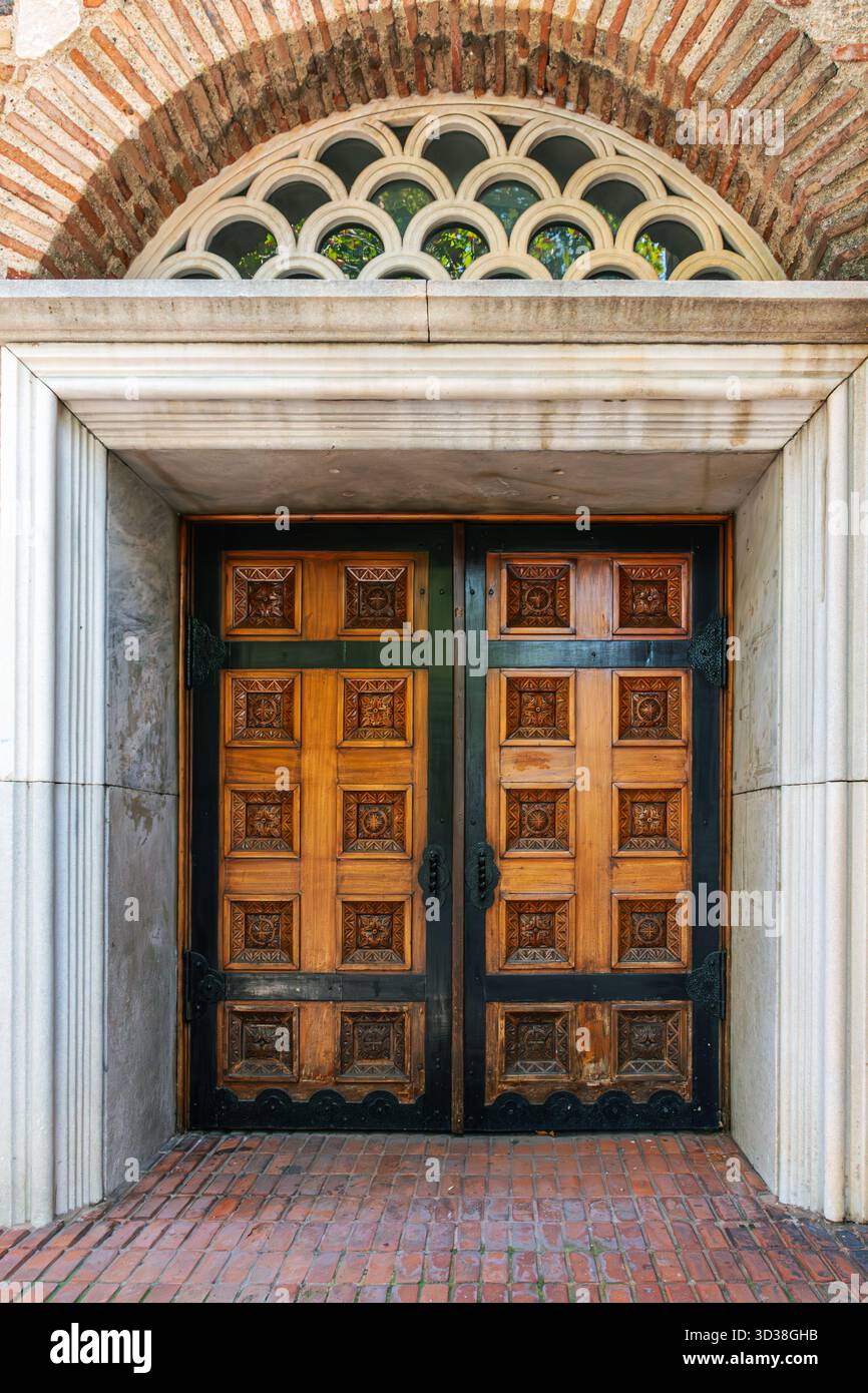 Das Äußere der Kirche St. Demetrius in Thessaloniki, Griechenland. Stockfoto