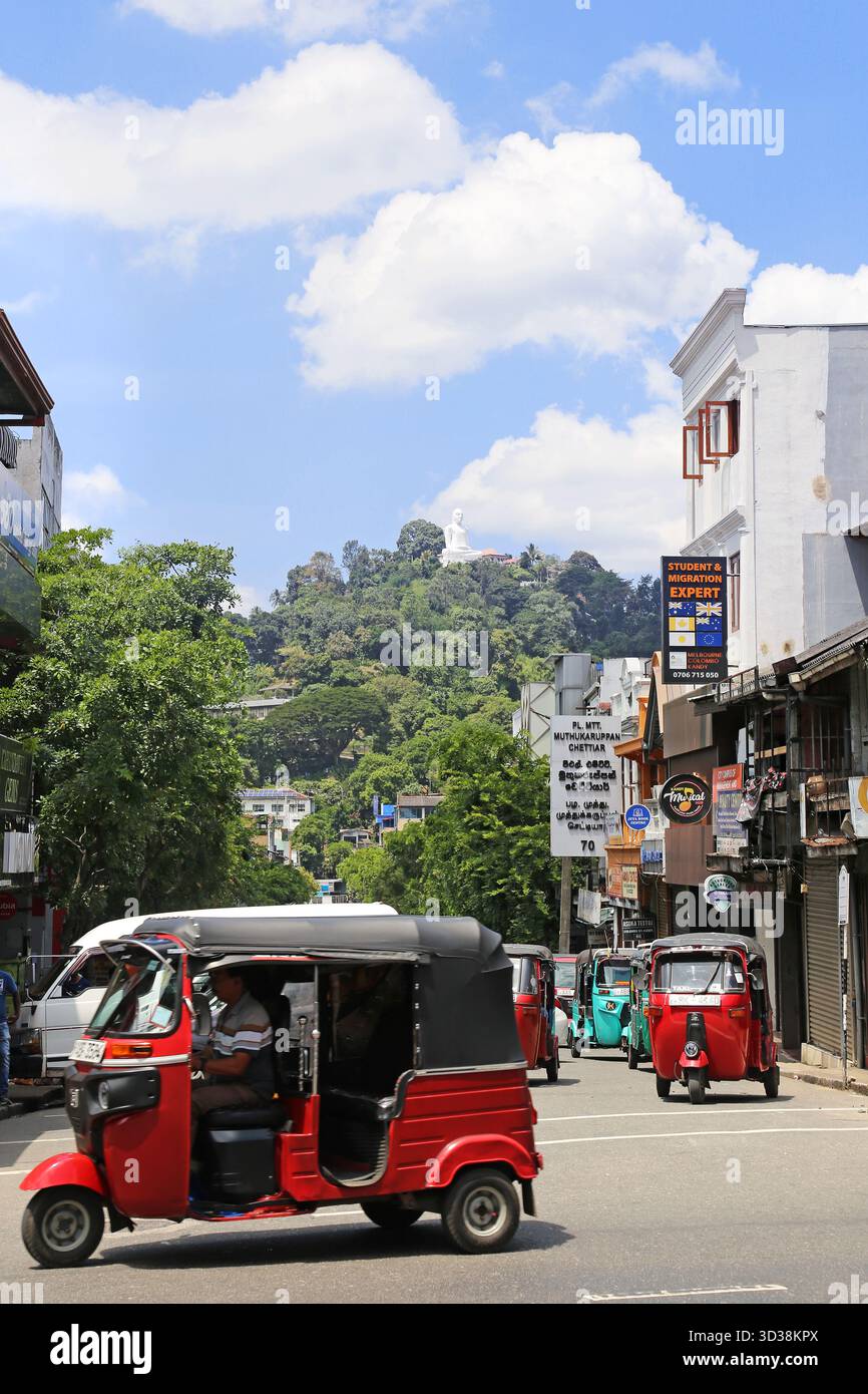 Straßenszene, Colombo Street, Kandy, Kandy District, Zentralprovinz, Sri Lanka, Indischer Ozean, Südasien Stockfoto