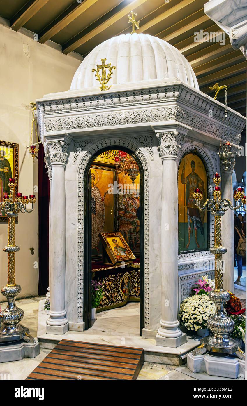Das Innere der Kirche St. Demetrius in Thessaloniki, Griechenland. Stockfoto