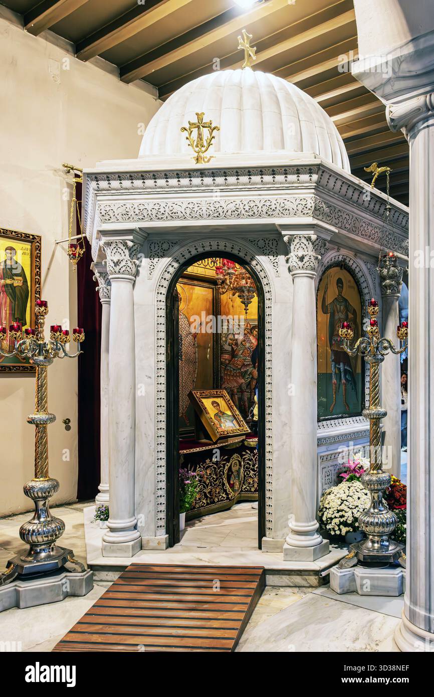 Das Innere der Kirche St. Demetrius in Thessaloniki, Griechenland. Stockfoto
