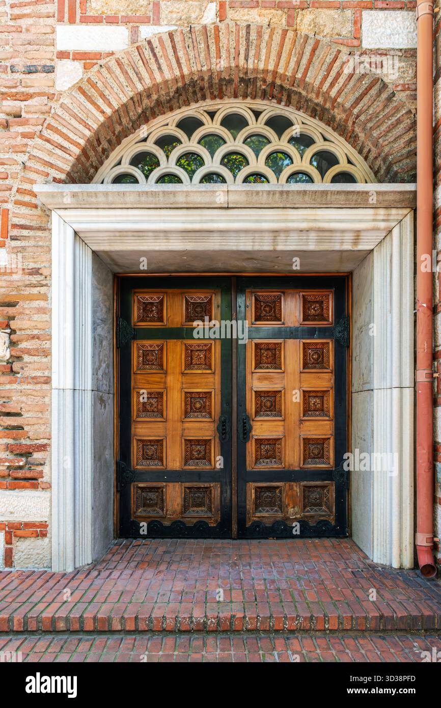 Das Äußere der Kirche St. Demetrius in Thessaloniki, Griechenland. Stockfoto
