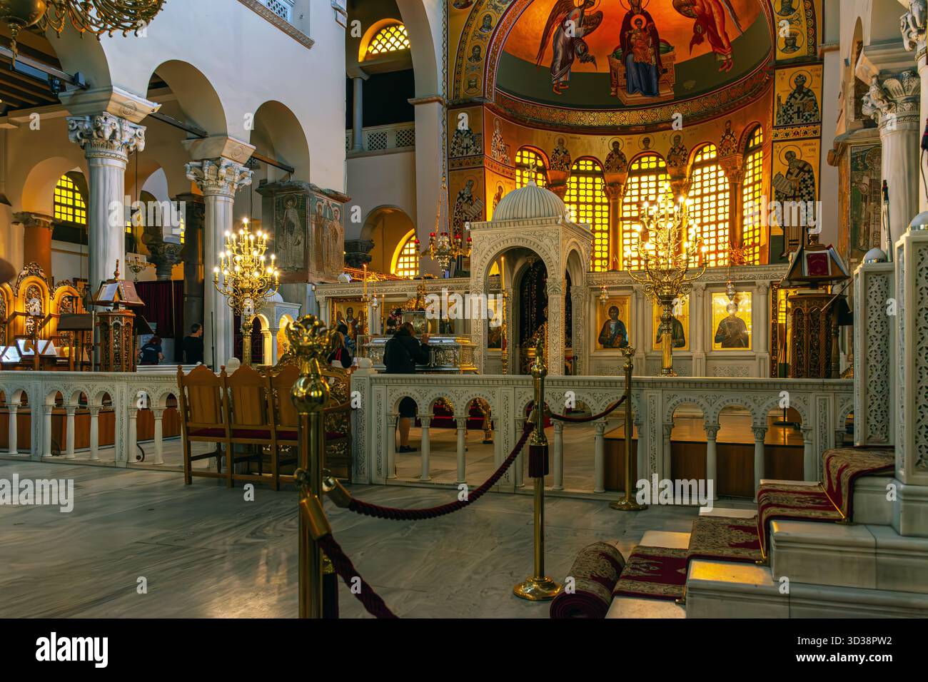Das Innere der Kirche St. Demetrius in Thessaloniki, Griechenland. Stockfoto