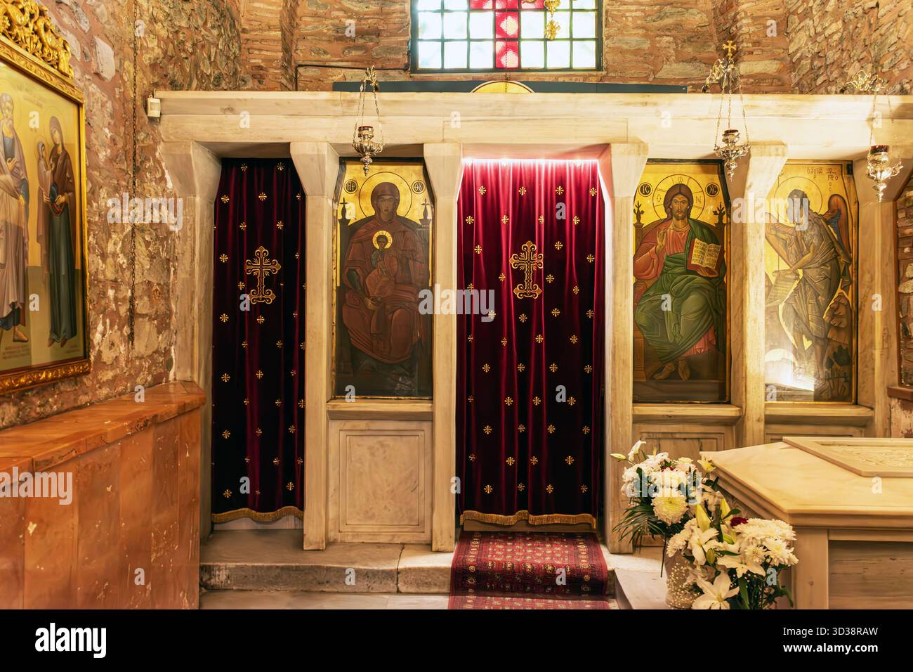 Das Innere der Kirche St. Demetrius in Thessaloniki, Griechenland. Stockfoto