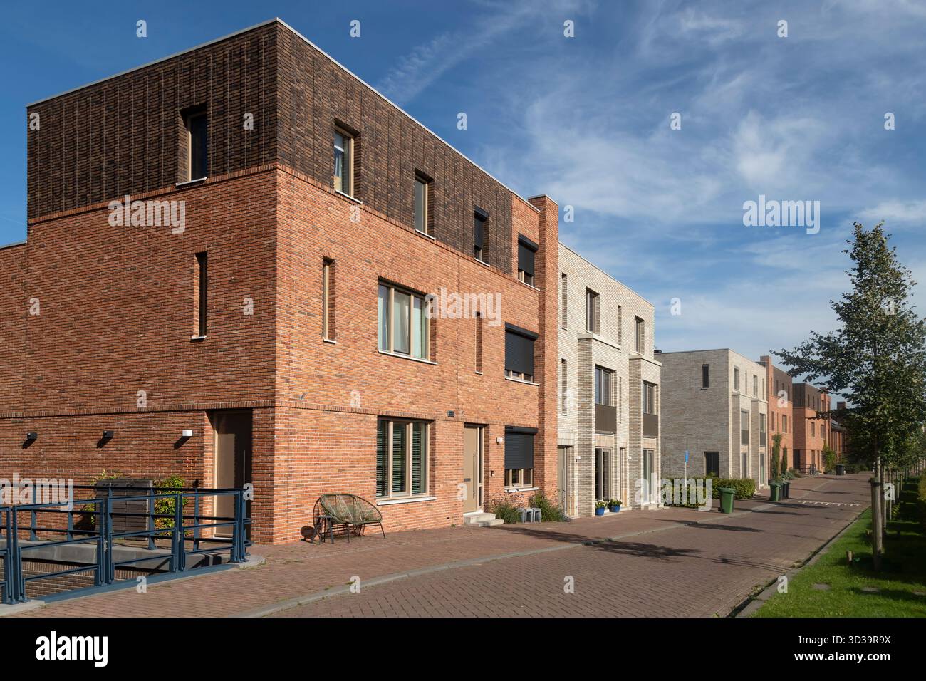 Neue moderne Häuser im Vathorst-Viertel von Amersfoort in den Niederlanden. Stockfoto