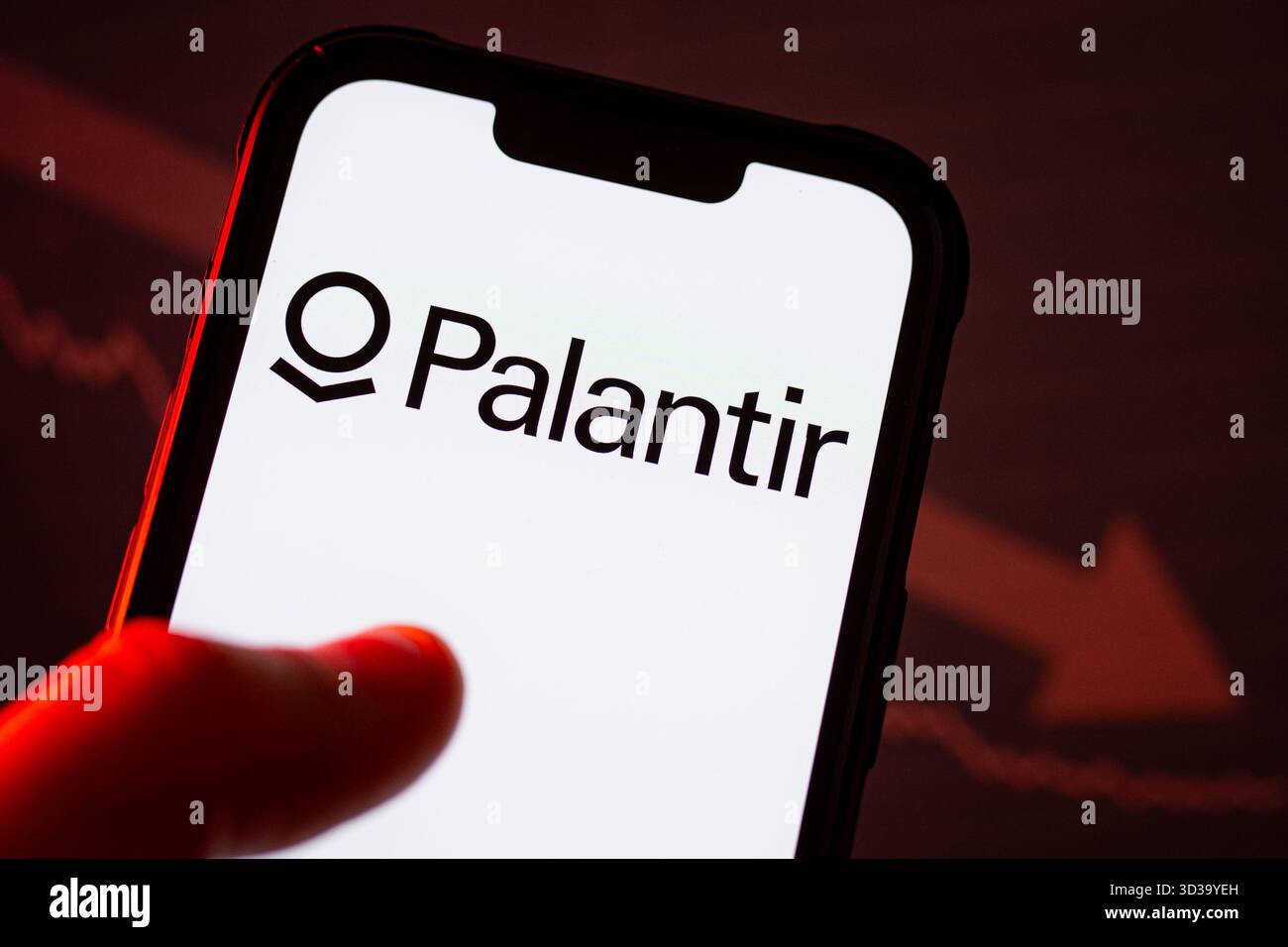 In dieser Abbildung ist ein Palantir-Logo auf einem Smartphone zu sehen. Stockfoto