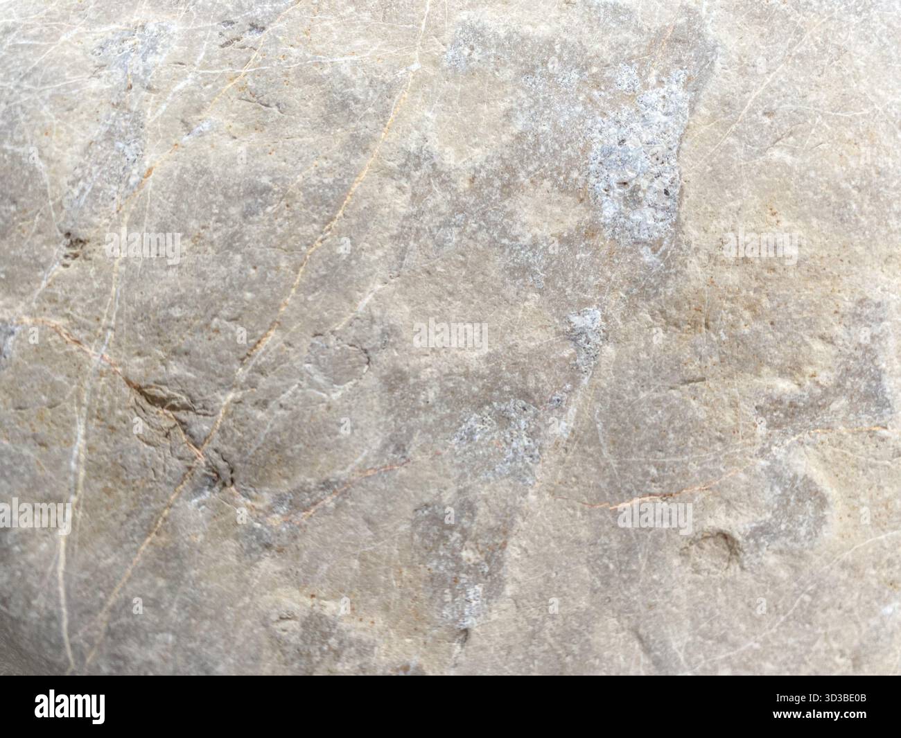 Rustikaler Felsenoberflächenhintergrund mit geologischer Mineralstruktur. Stockfoto