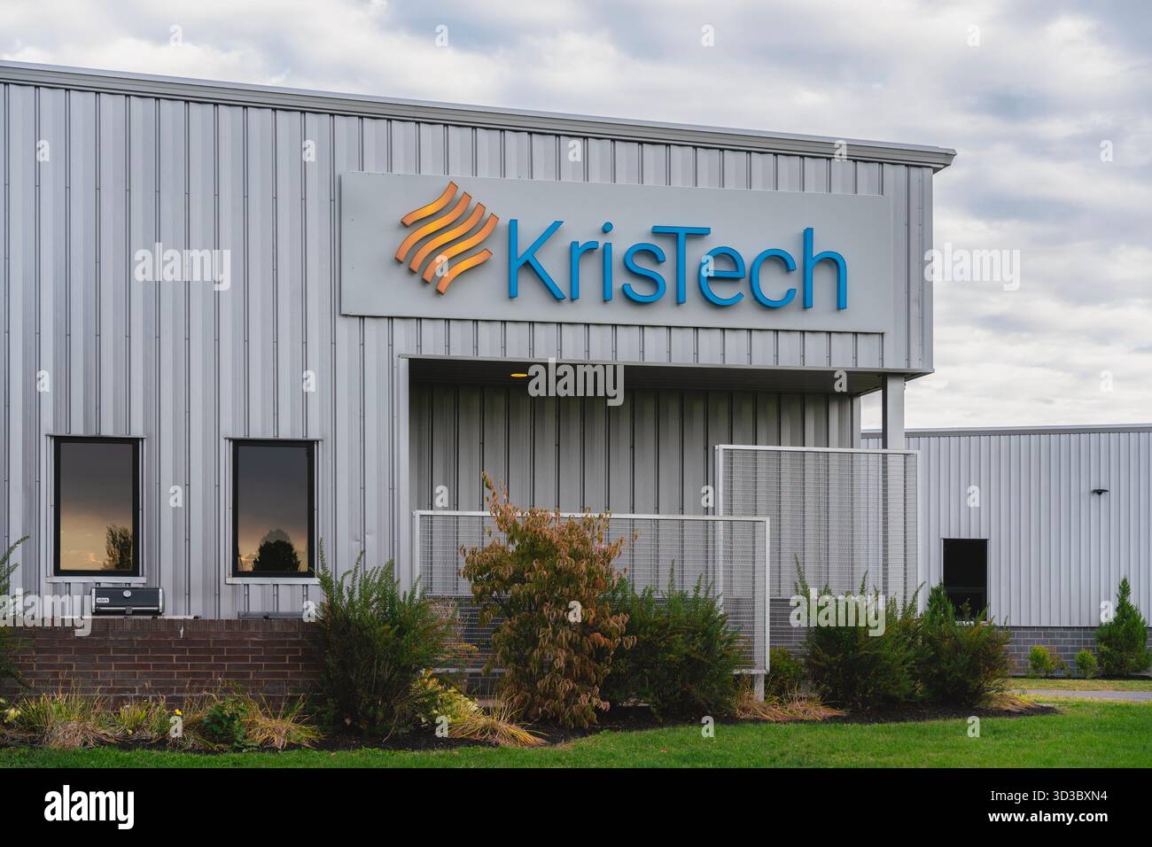Rom, NY - 12. Oktober 2025: KrisTech Wire Co. (Gebrandete Kris‑Tech) ist ein US-amerikanischer Hersteller von Kupferdraht und verwandten Produkten Stockfoto