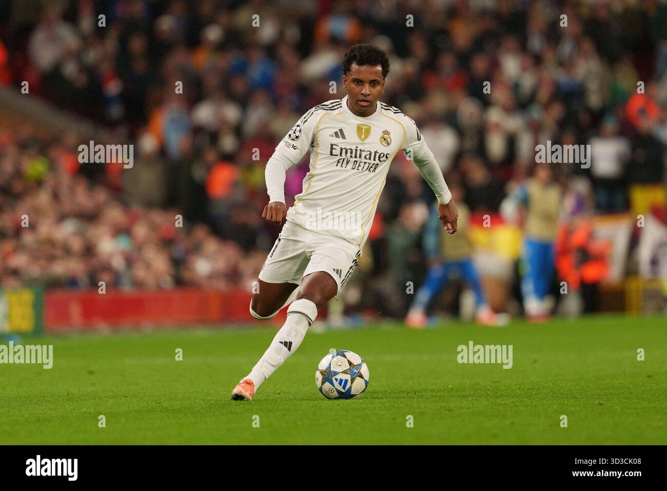 Rodrygo von Real Madrid während des UEFA Champions League-Spiels zwischen Liverpool und Real Madrid in Anfield, Liverpool am Dienstag, den 4. November 2025. (Foto: Steven Halliwell | MI News) Credit: MI News & Sport /Alamy Live News Stockfoto